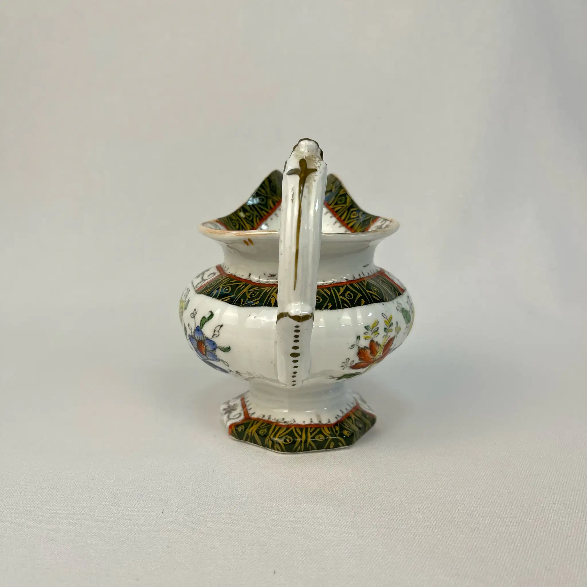 【アンティーク】 ミルクピッチャー / ビクトリアン様式 / 19世紀 / イギリス / Famille Rose(ファミーユ・ローズ)モチーフ