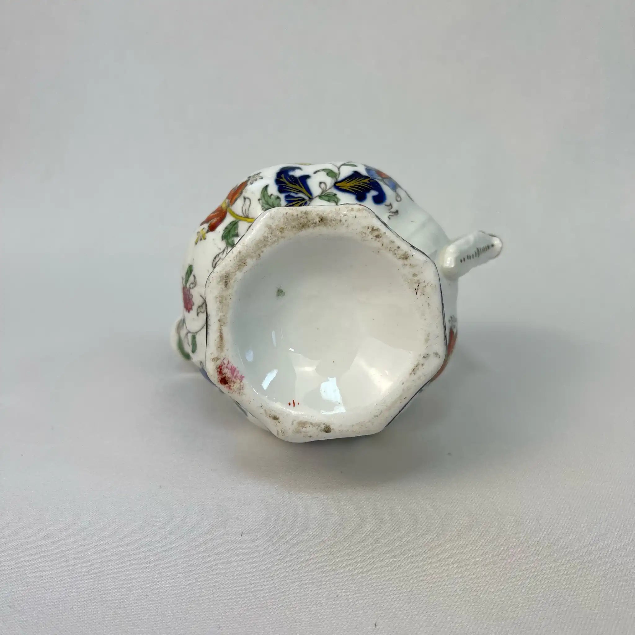 【アンティーク】 ミルクピッチャー / ビクトリアン様式 / 19世紀 / イギリス / Famille Rose(ファミーユ・ローズ)モチーフ