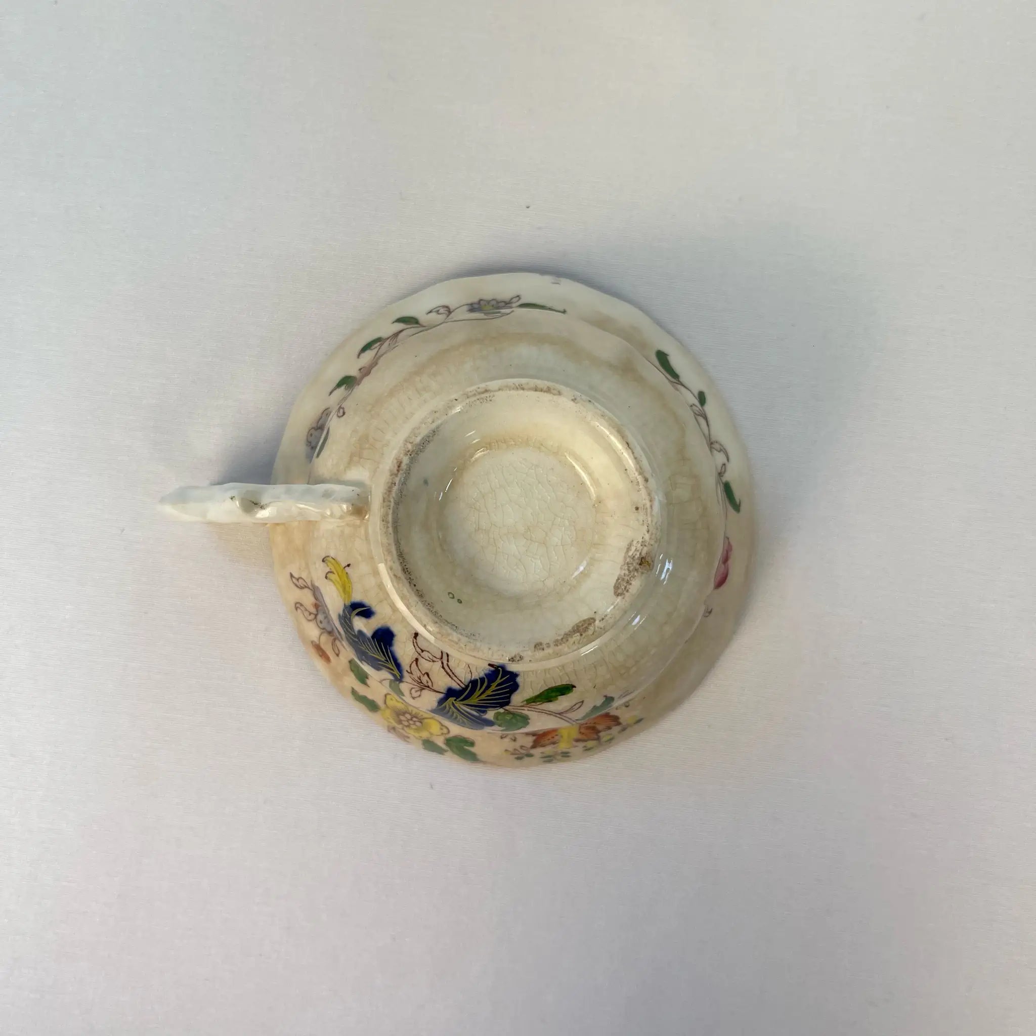 【アンティーク】 ティーカップ / ビクトリアン様式 / イギリス / Famille Rose(ファミーユ・ローズ)モチーフ