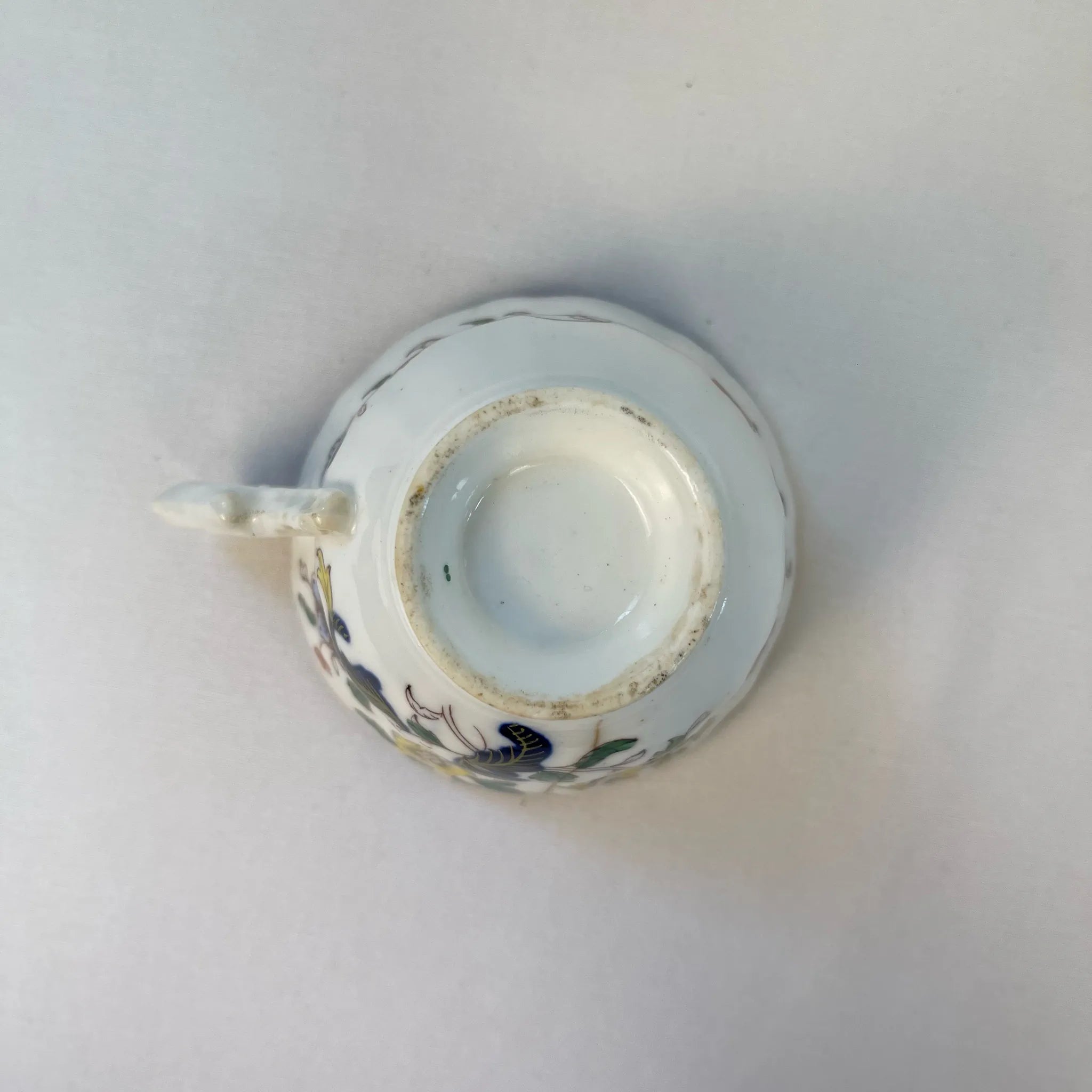 【アンティーク】 ティーカップ / ビクトリアン様式 / イギリス / Famille Rose(ファミーユ・ローズ)モチーフ