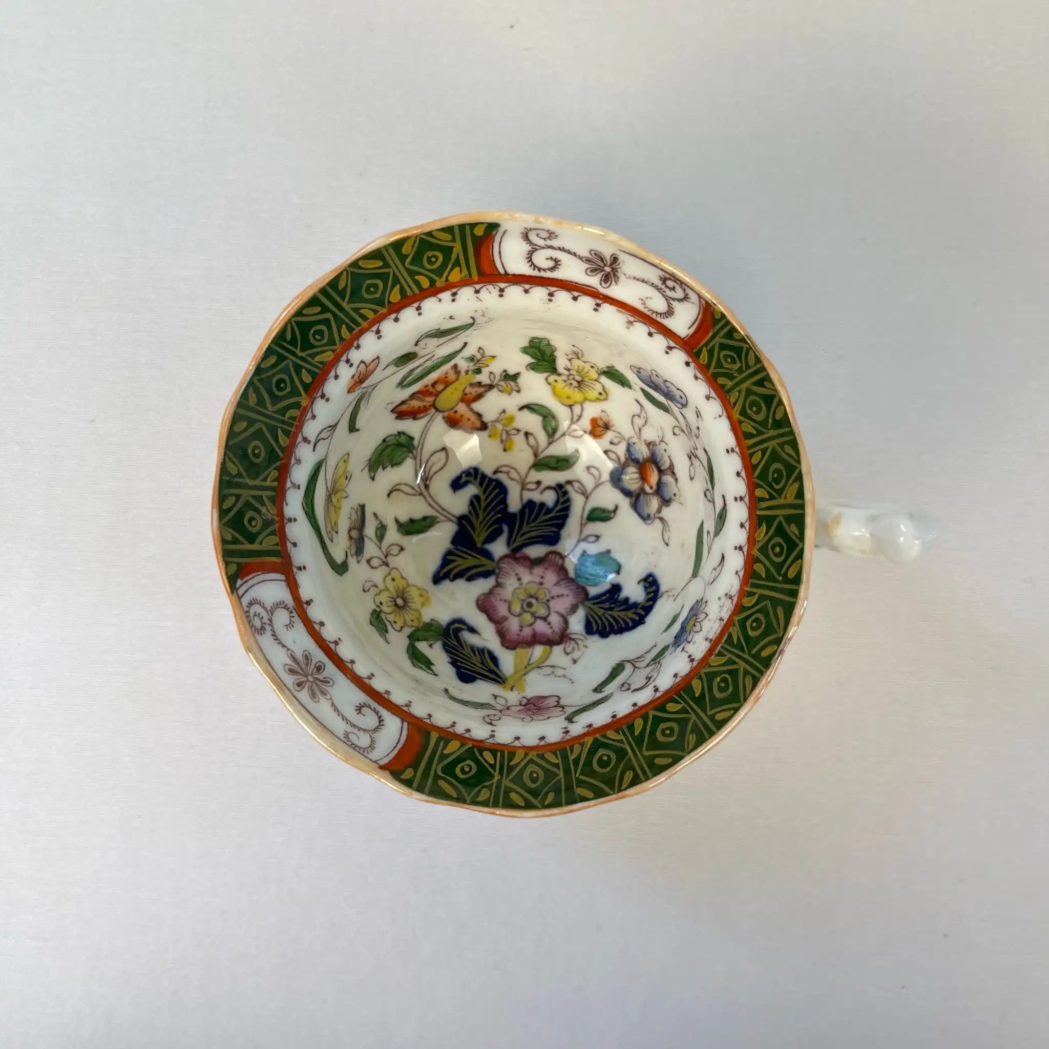 【アンティーク】 ティーカップ / ビクトリアン様式 / イギリス / Famille Rose(ファミーユ・ローズ)モチーフ