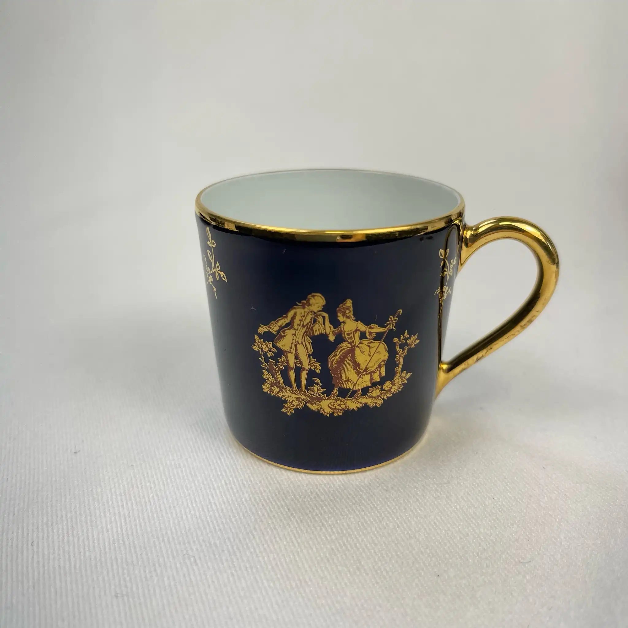 【アンティーク】 カップ＆ソーサーセット / Limoges(リモージュ) / CASTEL(カステル) / フランス / 22K金彩ヴィネット模様