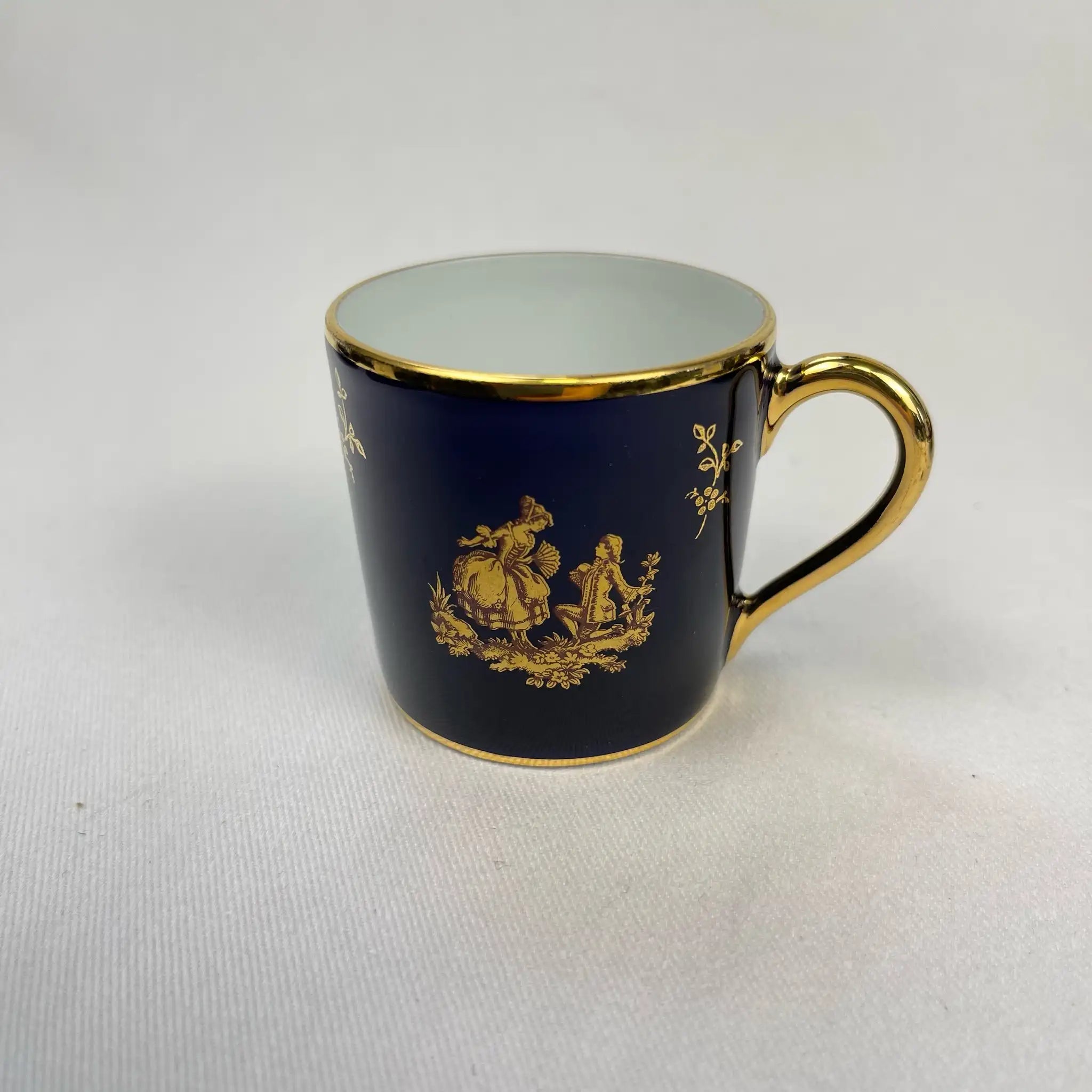 【アンティーク】 カップ＆ソーサーセット / Limoges(リモージュ) / CASTEL(カステル) / フランス / 22K金彩ヴィネット模様