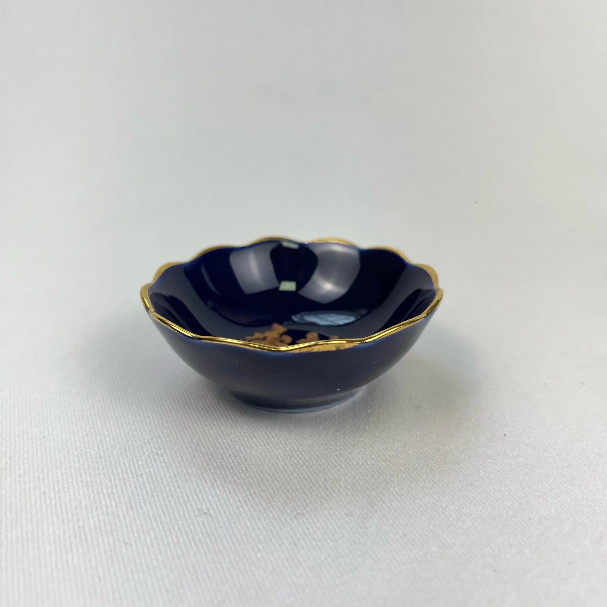 【アンティーク】 ティーカップ / Limoges(リモージュ) / CASTEL(カステル) / フランス / 22K金彩ヴィネット模様