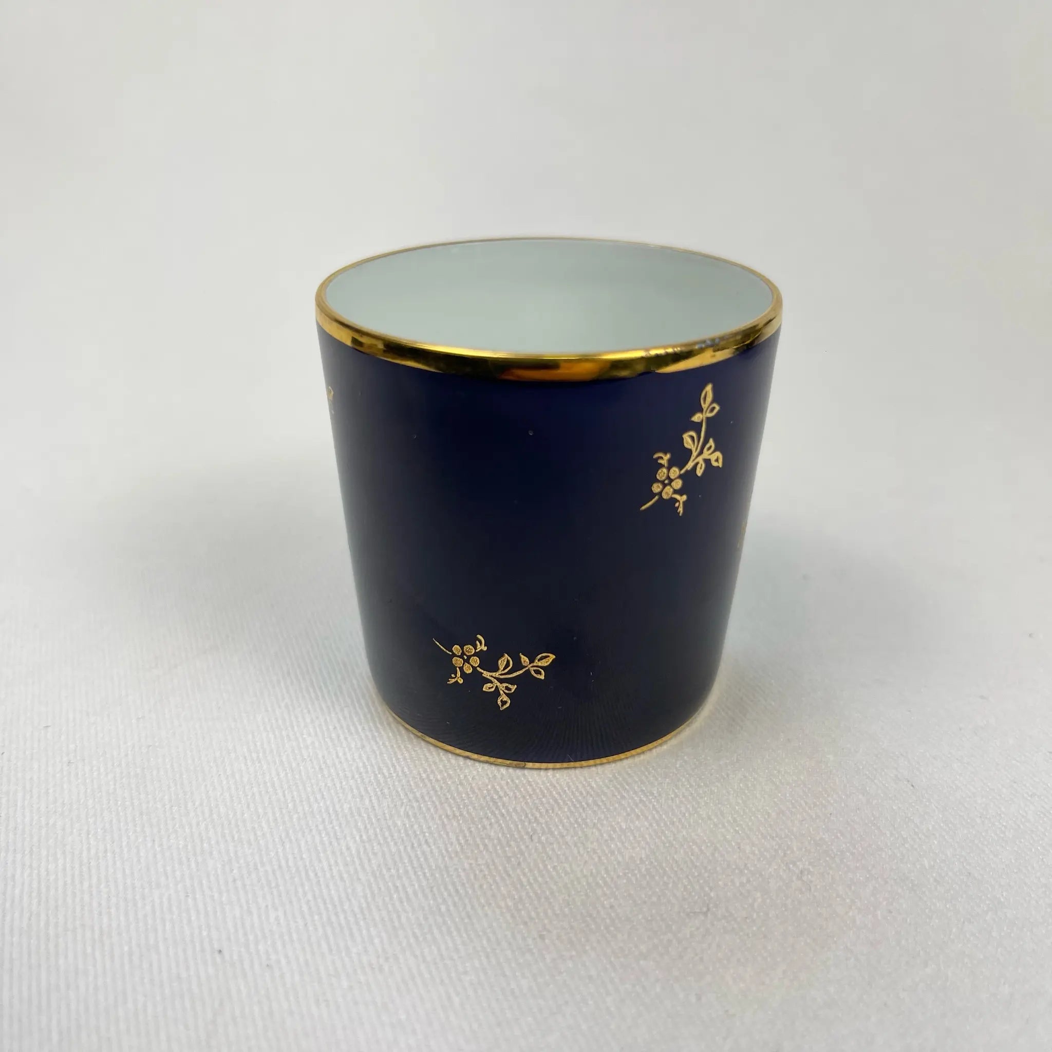 【アンティーク】 ティーカップ / Limoges(リモージュ) / CASTEL(カステル) / フランス / 22K金彩ヴィネット模様