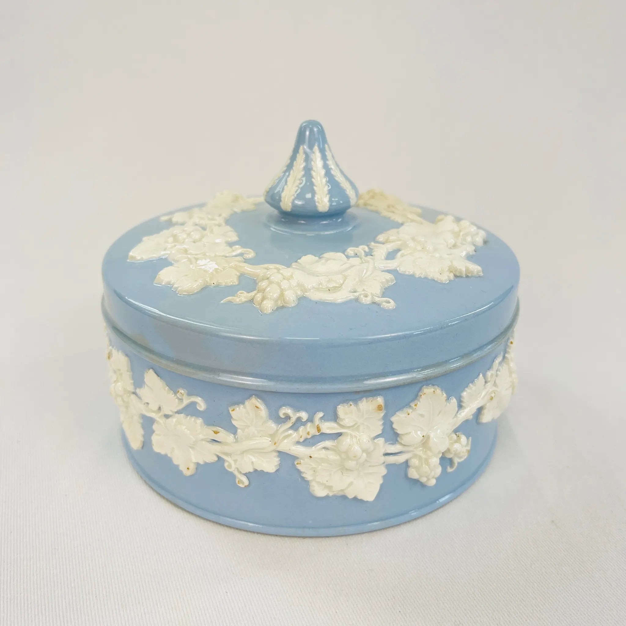 【リユース】 小物入れ / WEDGEWOOD(ウェッジウッド) / Embossed Queens Ware(エンボスド・クイーンズウェア)