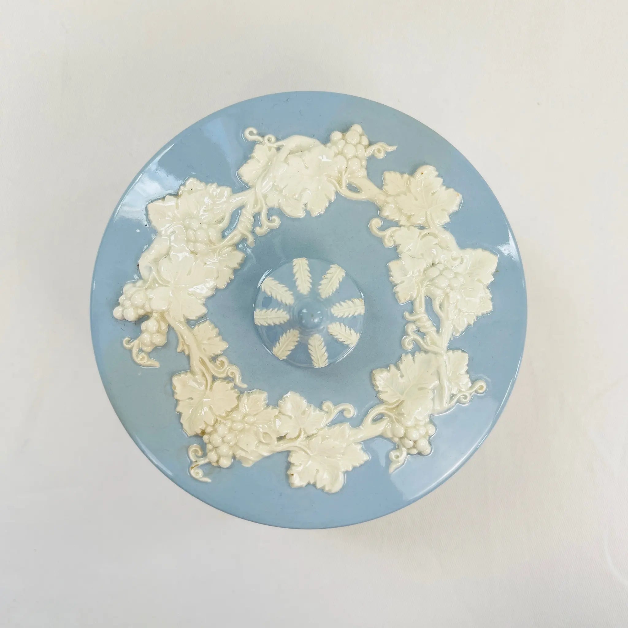 【リユース】 小物入れ / WEDGEWOOD(ウェッジウッド) / Embossed Queens Ware(エンボスド・クイーンズウェア)