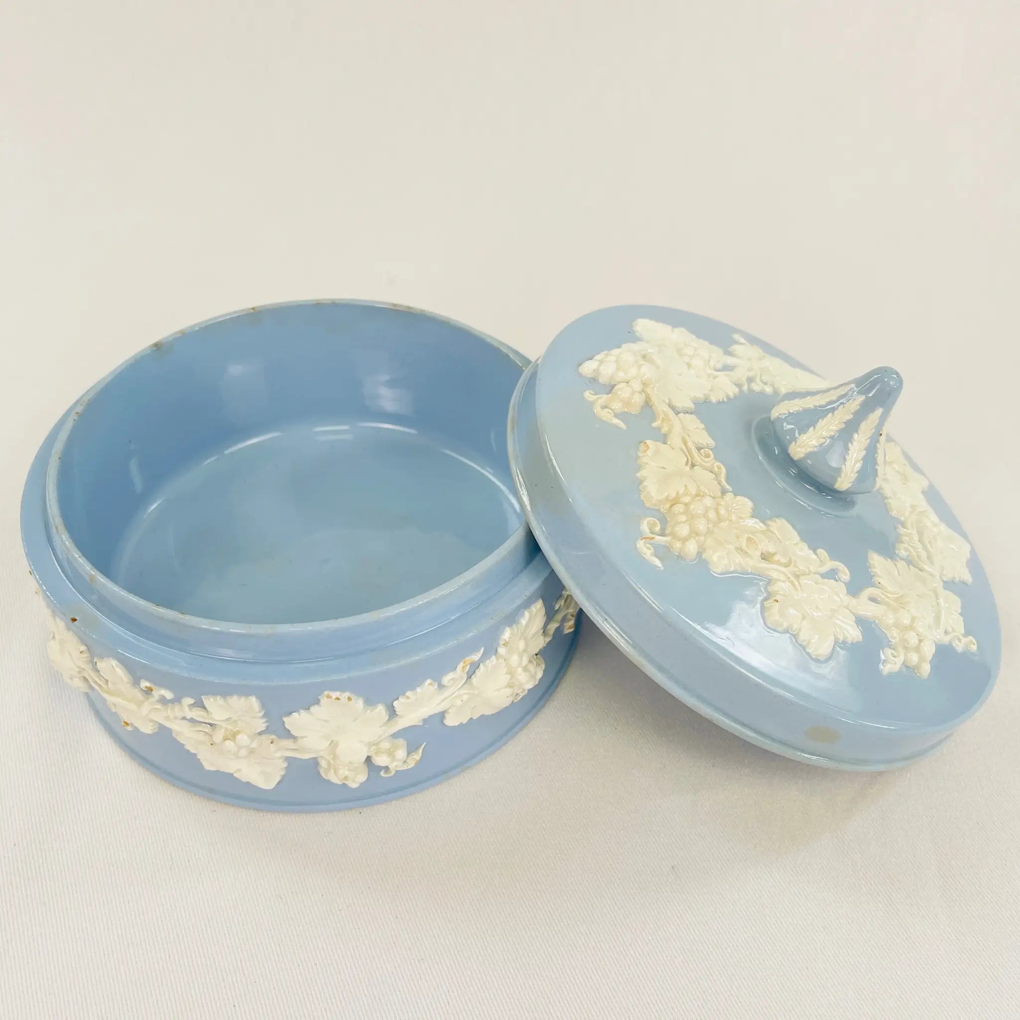 【リユース】 小物入れ / WEDGEWOOD(ウェッジウッド) / Embossed Queens Ware(エンボスド・クイーンズウェア)