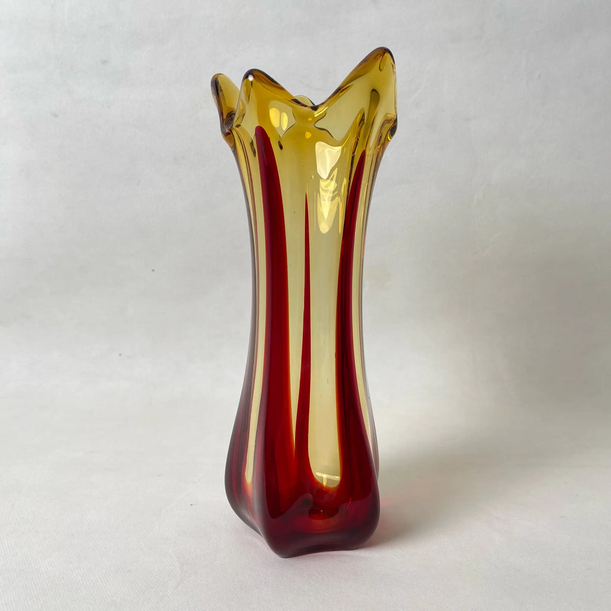各務クリスタル　「琥珀色の花瓶」色被せ硝子　クリスタル琥珀の煌シリーズ KOSHIDA CRYSTAL(コシダ クリスタル) / フラワーベース(花瓶