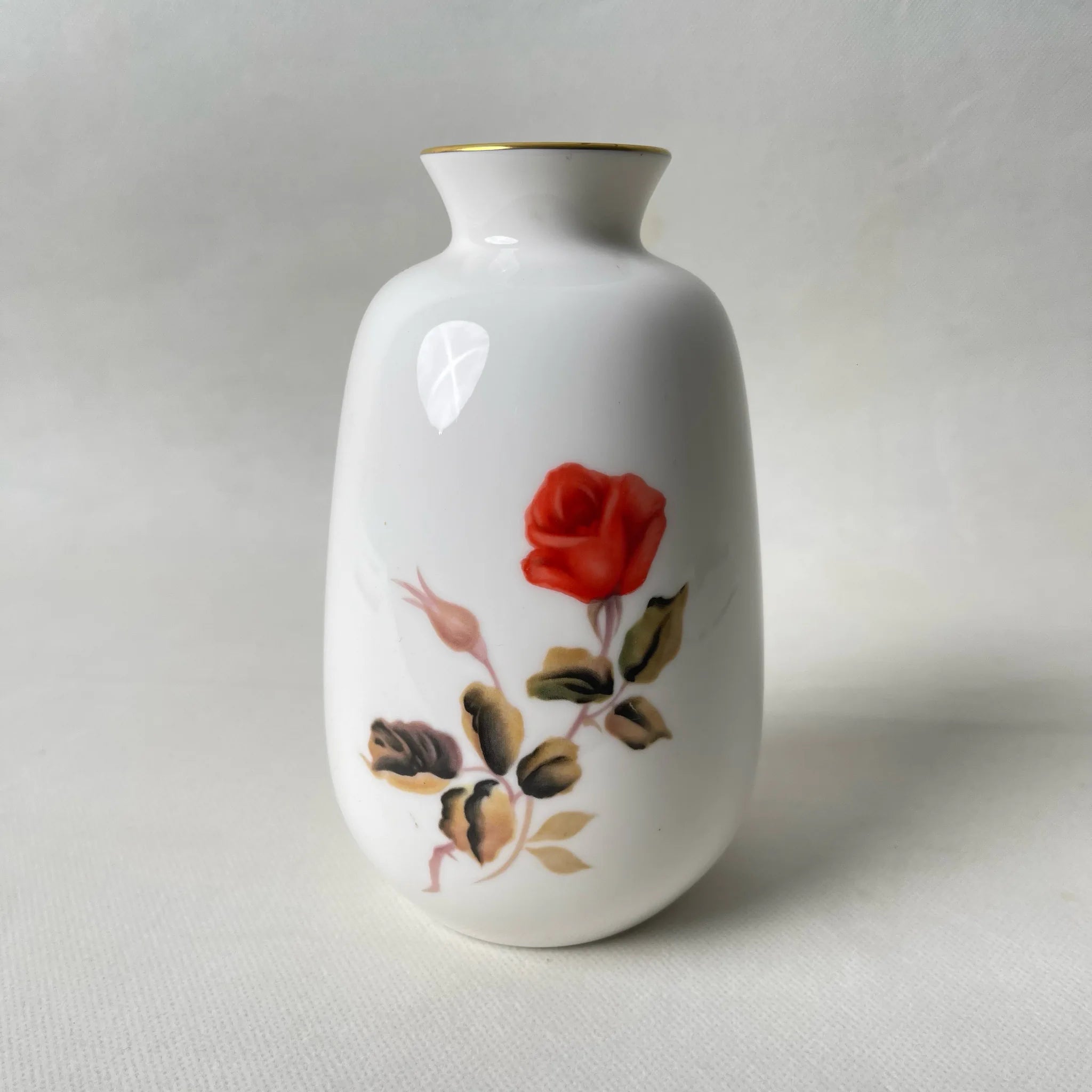 【リユース】 フラワーベース(花瓶) / Noritake(ノリタケ) / 陶器 / 日本 / 金彩 薔薇