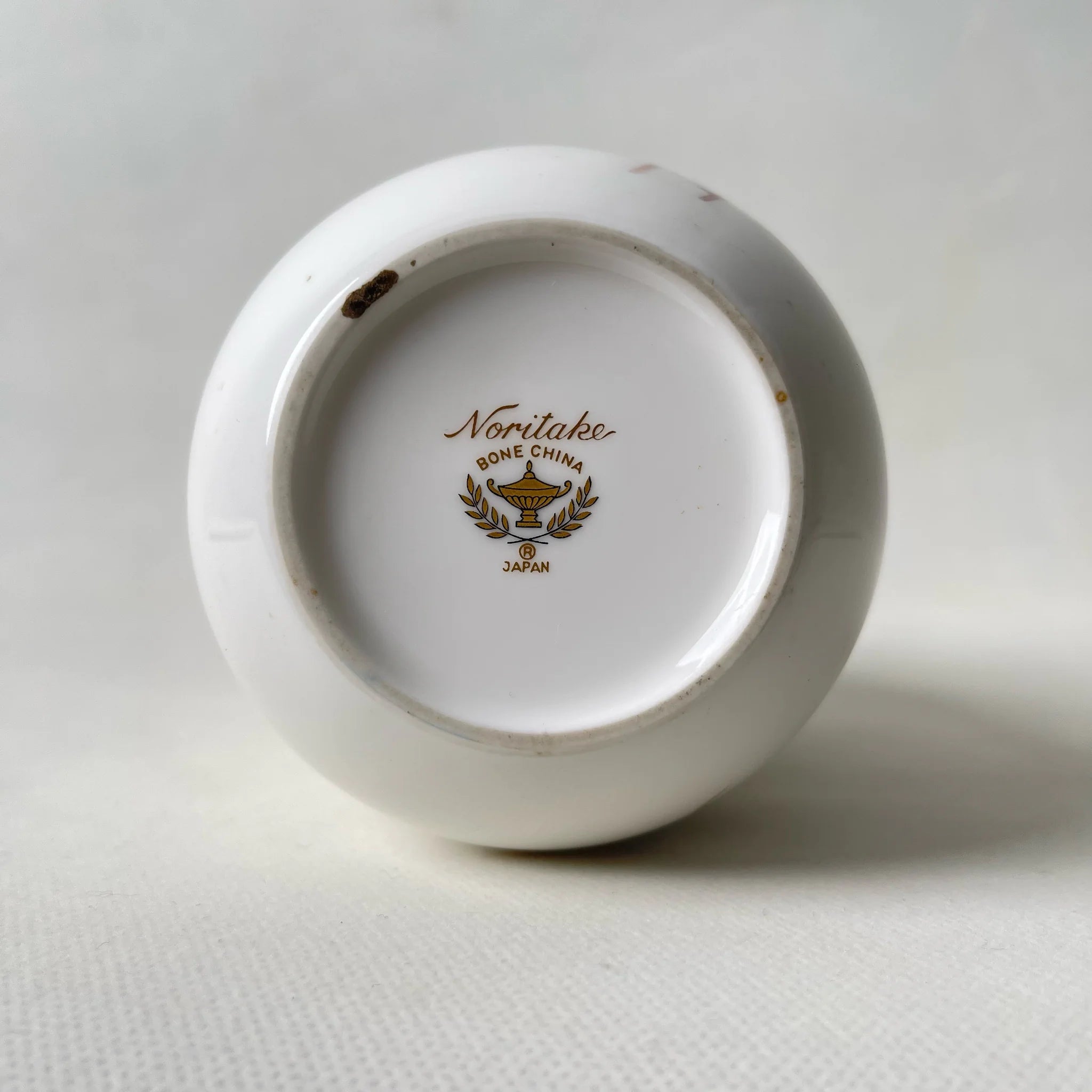 【リユース】 フラワーベース(花瓶) / Noritake(ノリタケ) / 陶器 / 日本 / 金彩 薔薇