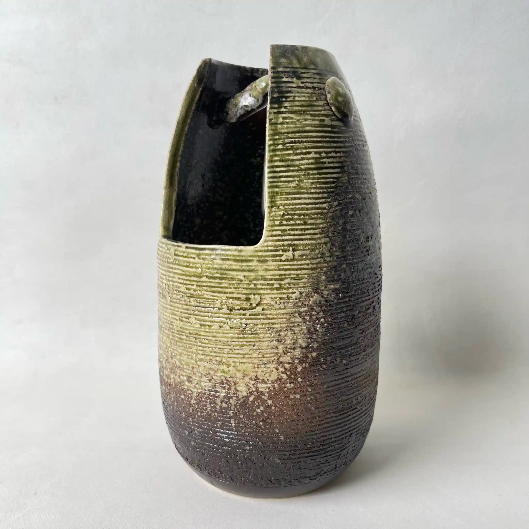 【リユース】 花瓶(フラワーベース) / 陶器 / 日本 / 釉薬塗布