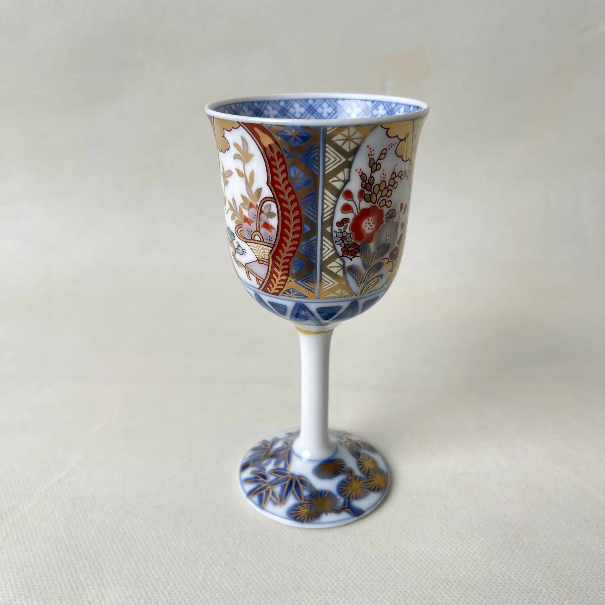 【リユース】 ワインカップ / 龍峰窯 / 伊万里 / 陶器 / 日本 / 染錦金彩