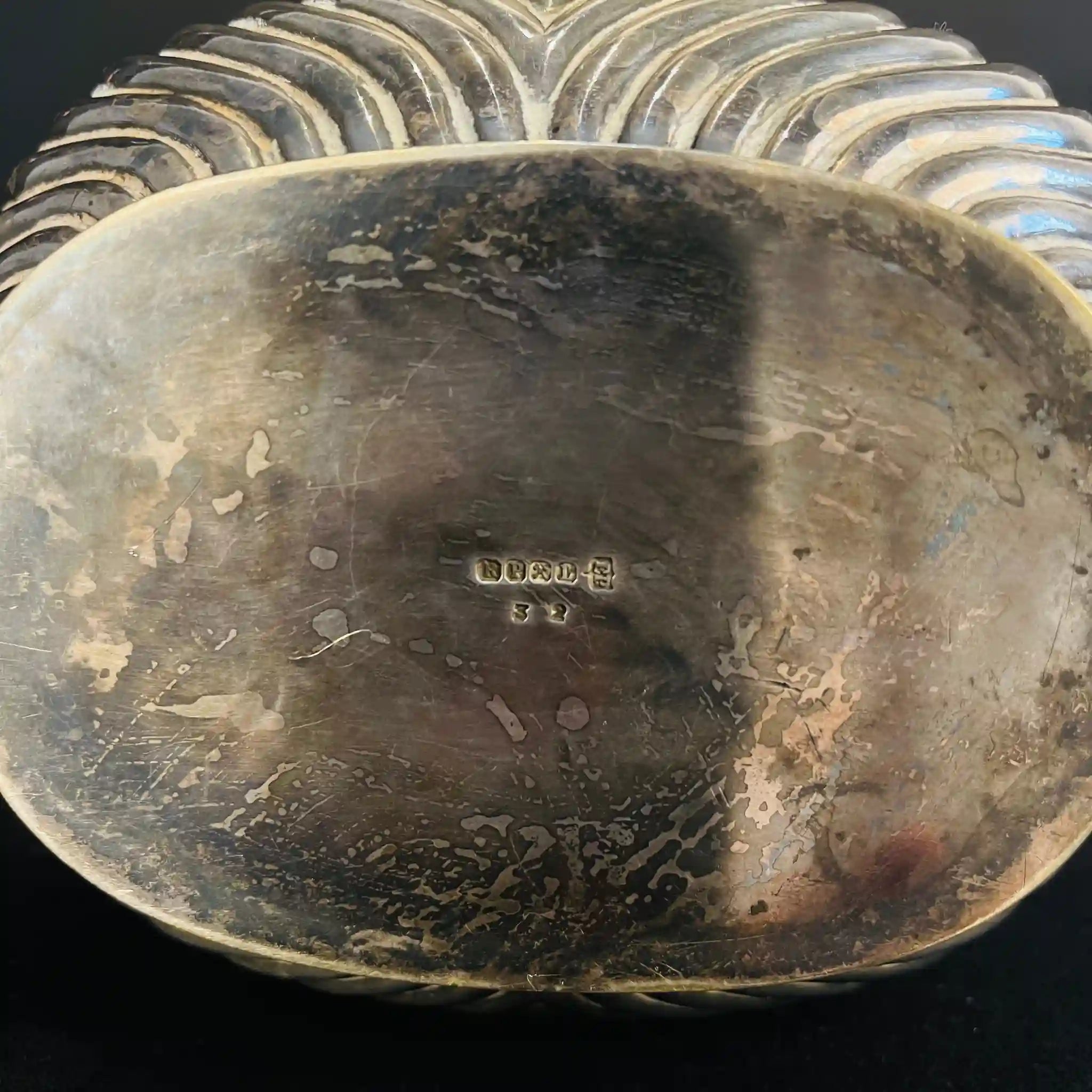 【アンティーク】 シュガーポット＆クリーナー / Elkington（エルキントン） / ガドルーン装飾 / シルバーメッキ黒檀材 / イギリス / （ツインハンドル）、コーヒーポット＆ティーポット（黒檀ハンドル）