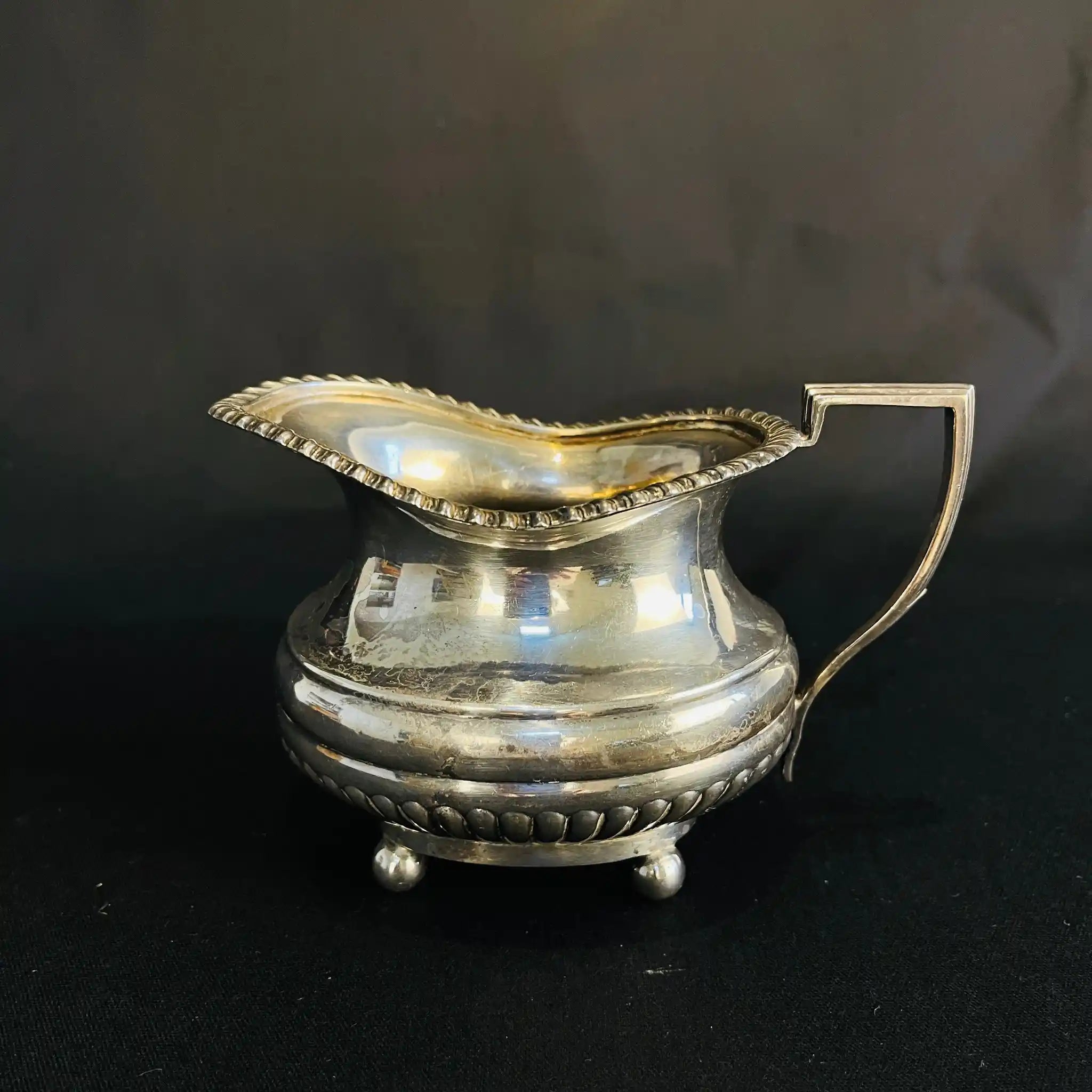 【アンティーク】 シュガーポット＆クリーナー / Elkington（エルキントン） / ガドルーン装飾 / シルバーメッキ黒檀材 / イギリス / （ツインハンドル）、コーヒーポット＆ティーポット（黒檀ハンドル）