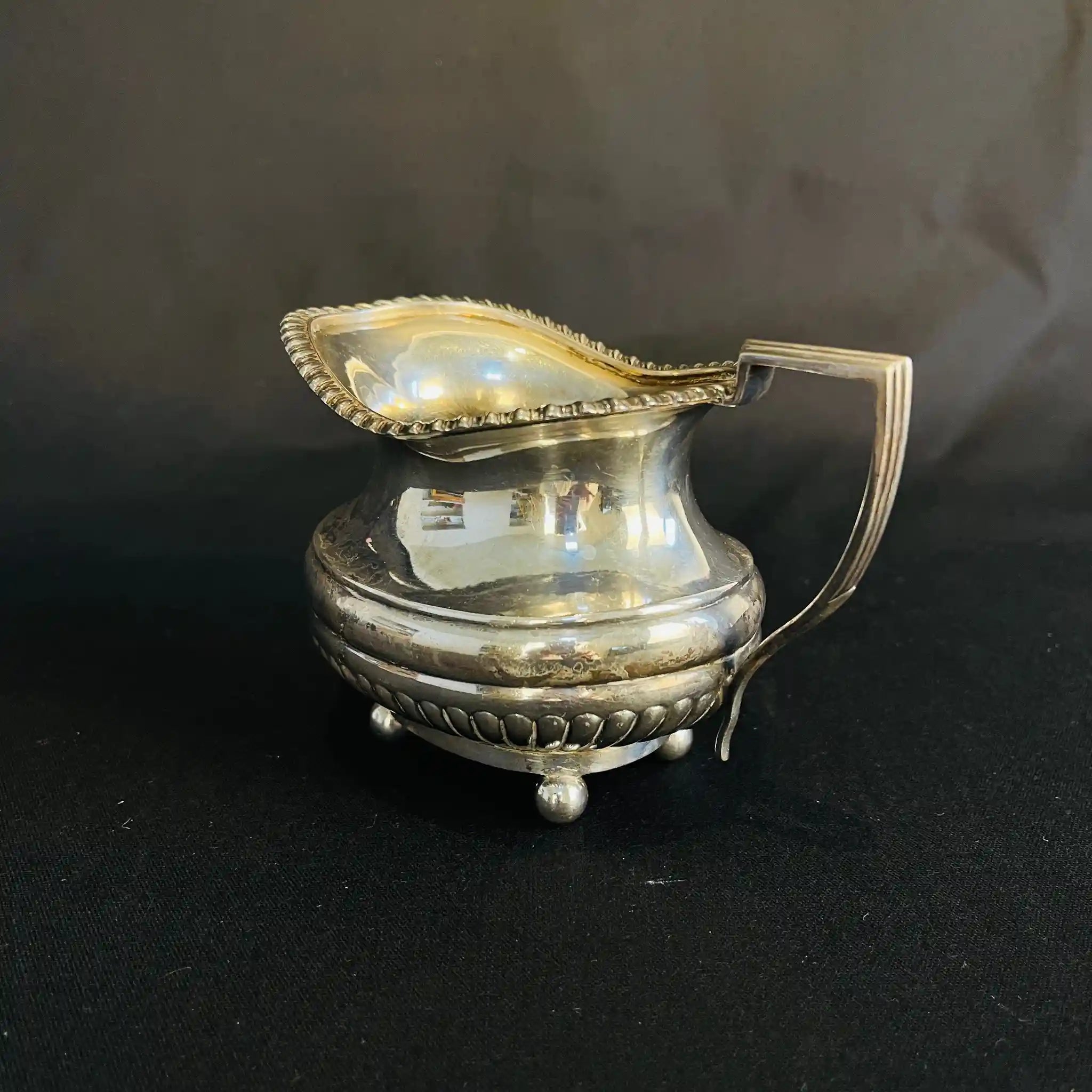 【アンティーク】 シュガーポット＆クリーナー / Elkington（エルキントン） / ガドルーン装飾 / シルバーメッキ黒檀材 / イギリス / （ツインハンドル）、コーヒーポット＆ティーポット（黒檀ハンドル）