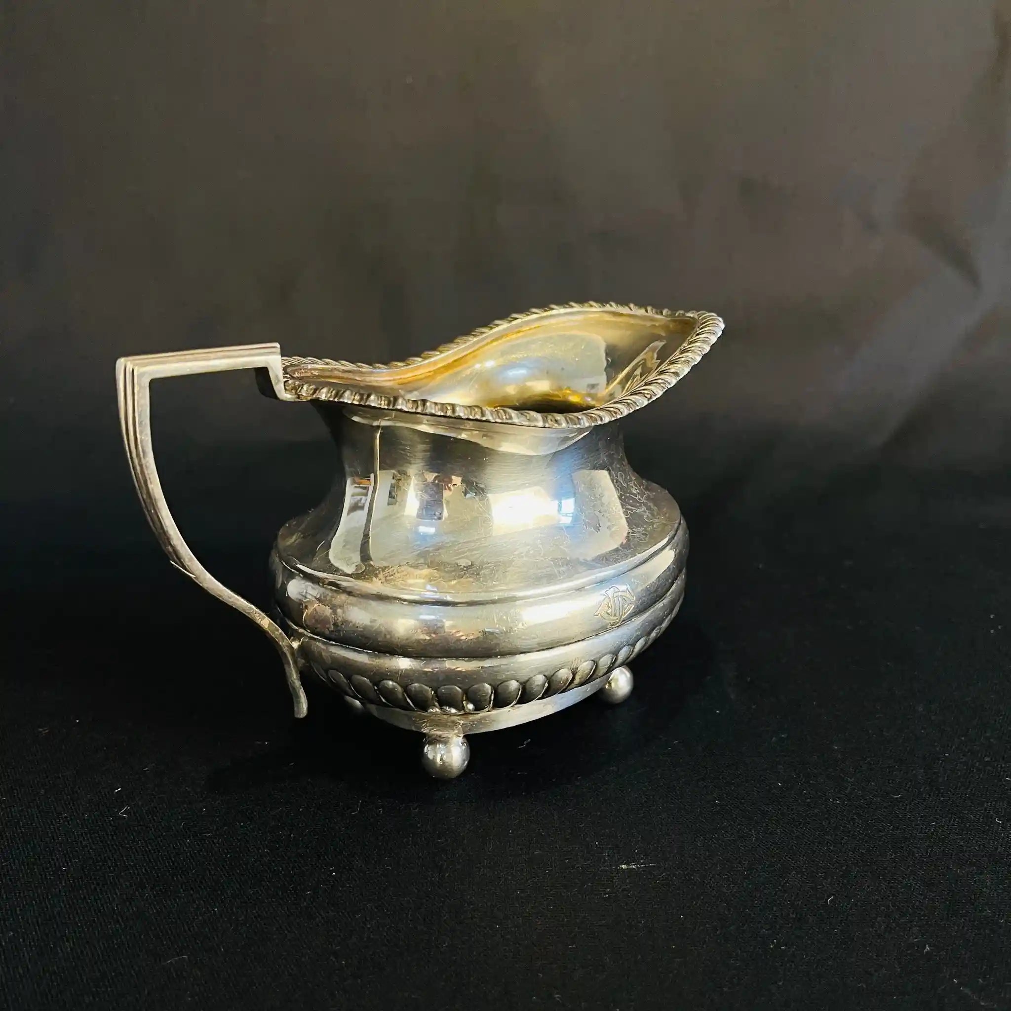 【アンティーク】 シュガーポット＆クリーナー / Elkington（エルキントン） / ガドルーン装飾 / シルバーメッキ黒檀材 / イギリス / （ツインハンドル）、コーヒーポット＆ティーポット（黒檀ハンドル）