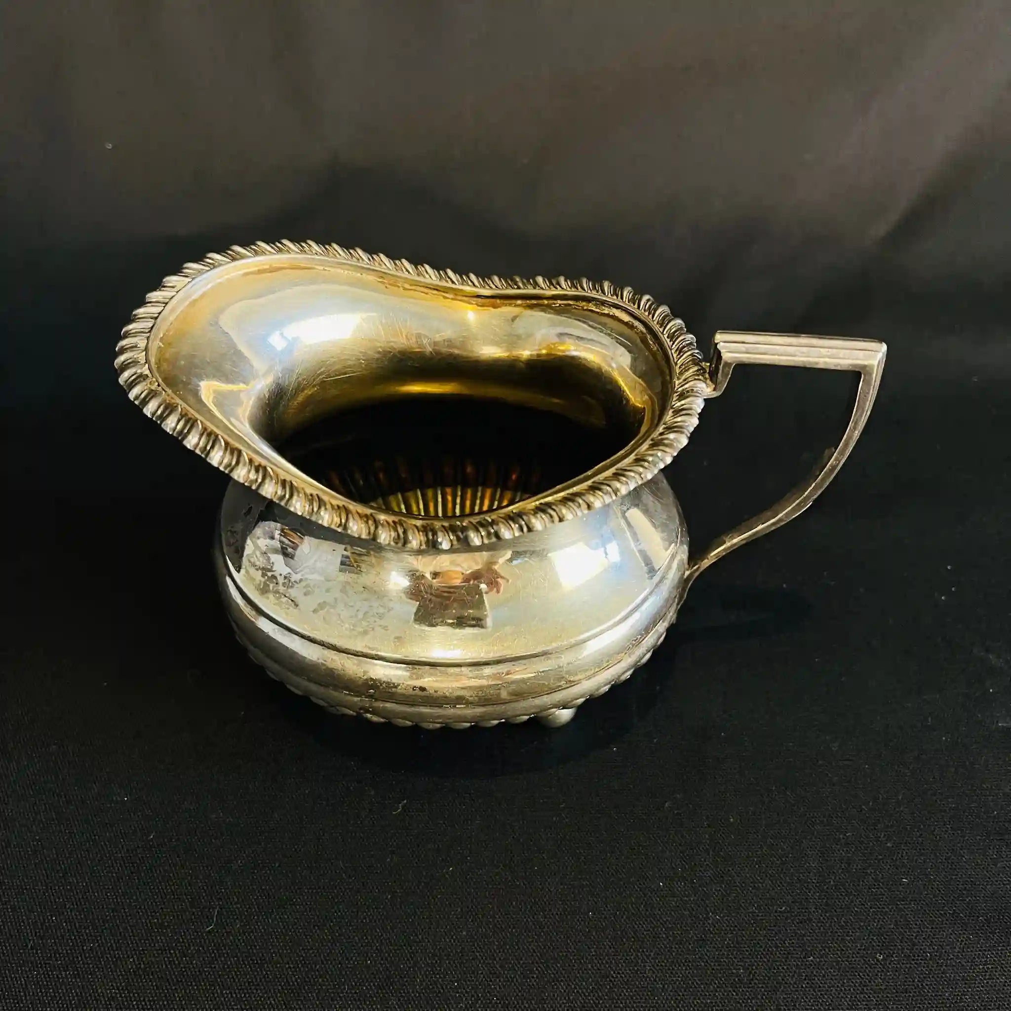 【アンティーク】 シュガーポット＆クリーナー / Elkington（エルキントン） / ガドルーン装飾 / シルバーメッキ黒檀材 / イギリス / （ツインハンドル）、コーヒーポット＆ティーポット（黒檀ハンドル）