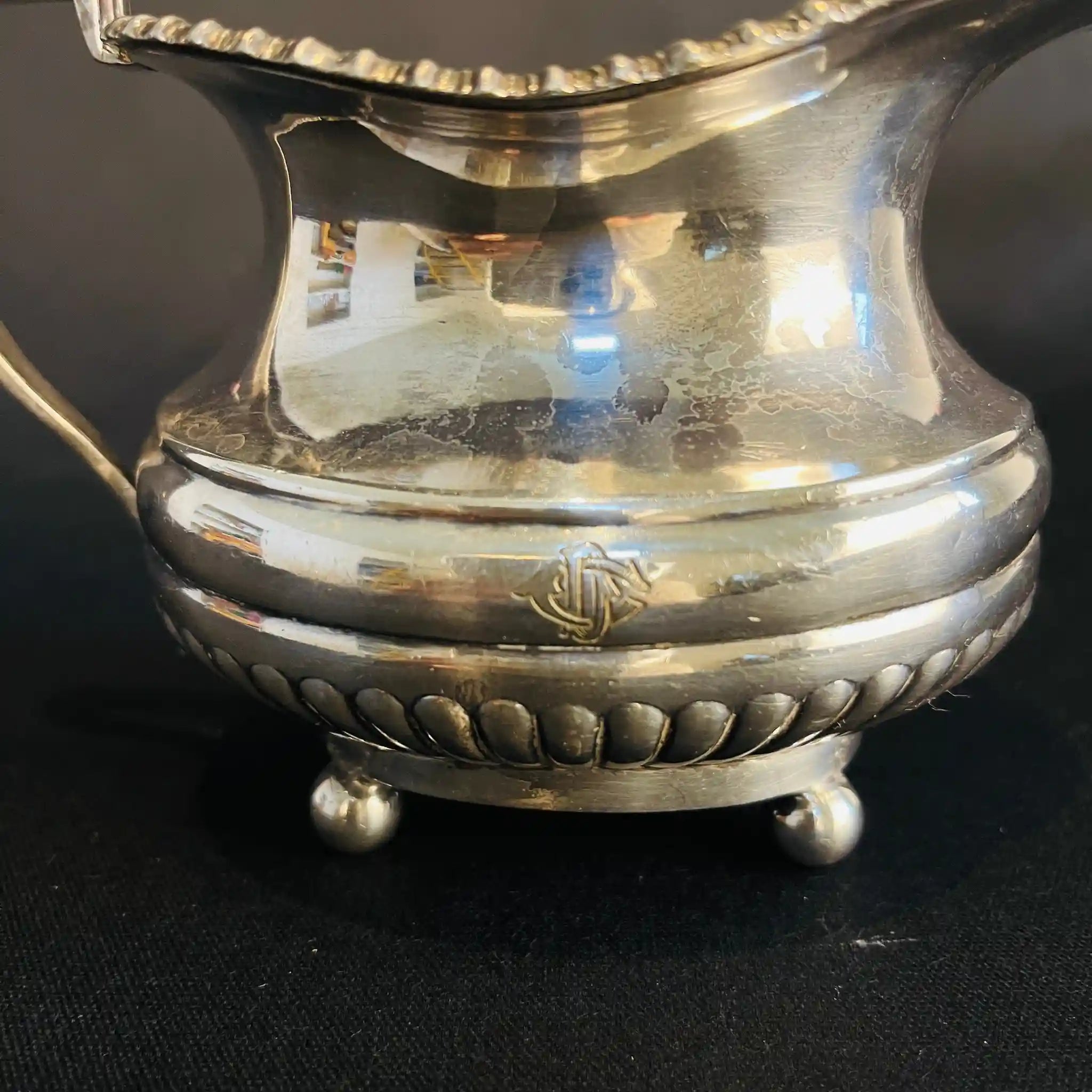 【アンティーク】 シュガーポット＆クリーナー / Elkington（エルキントン） / ガドルーン装飾 / シルバーメッキ黒檀材 / イギリス / （ツインハンドル）、コーヒーポット＆ティーポット（黒檀ハンドル）