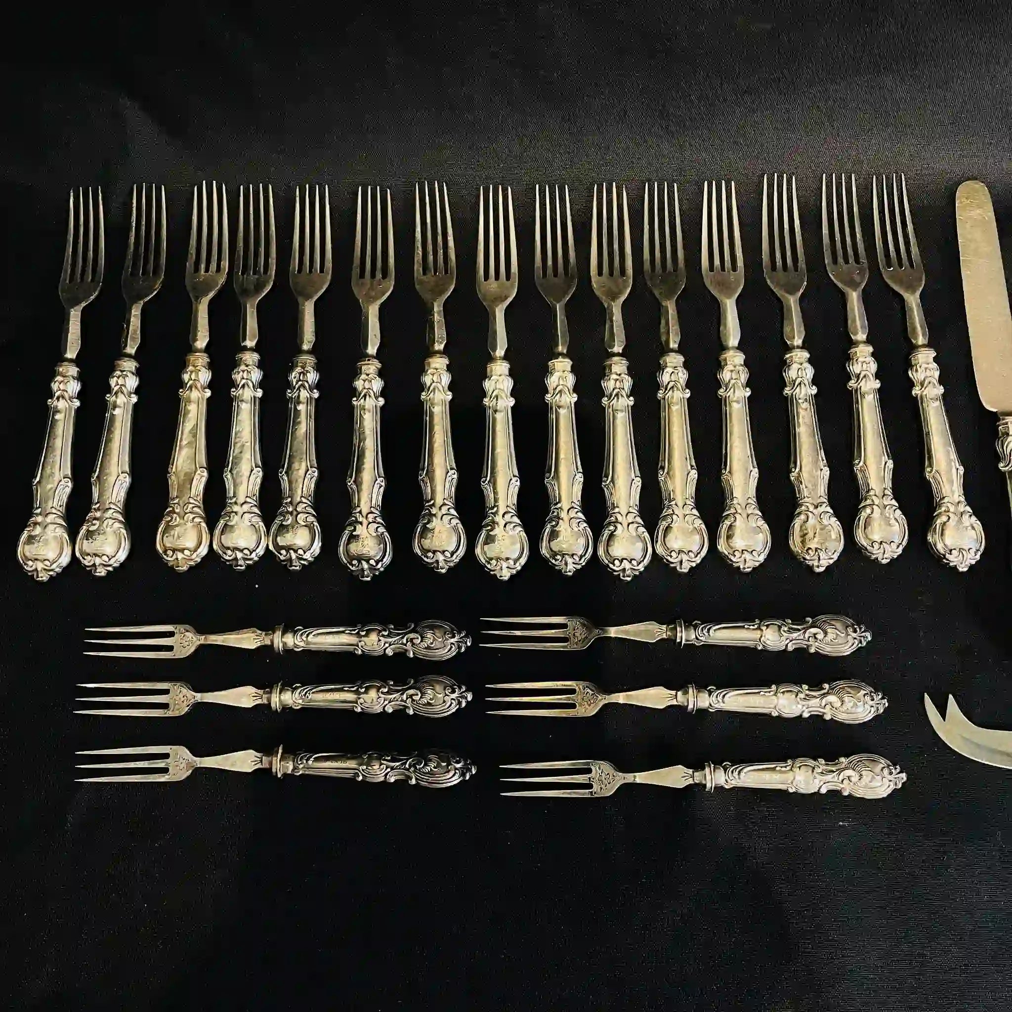 [Antique] Collection of 8 knives and 21 forks with silver handles and copper blades /