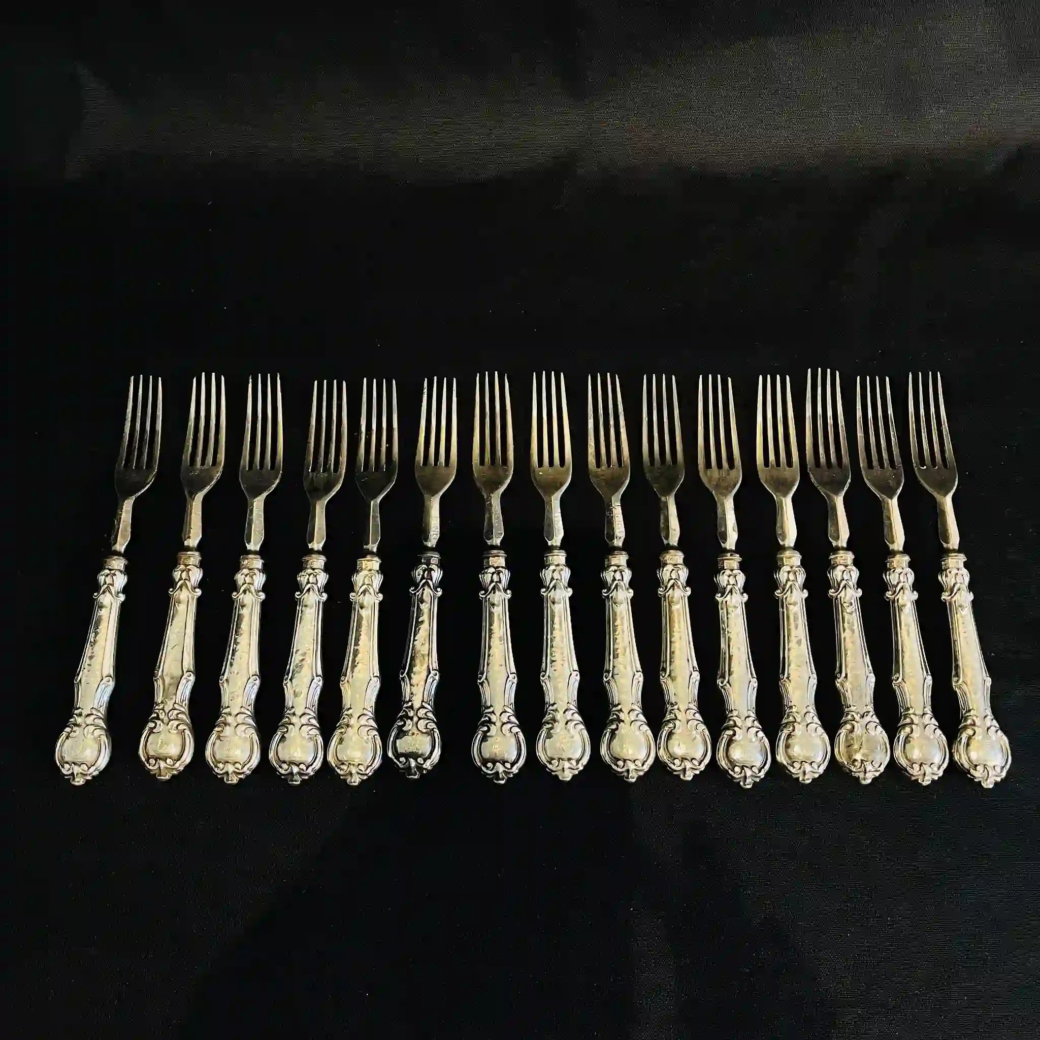 [Antique] Collection of 8 knives and 21 forks with silver handles and copper blades /