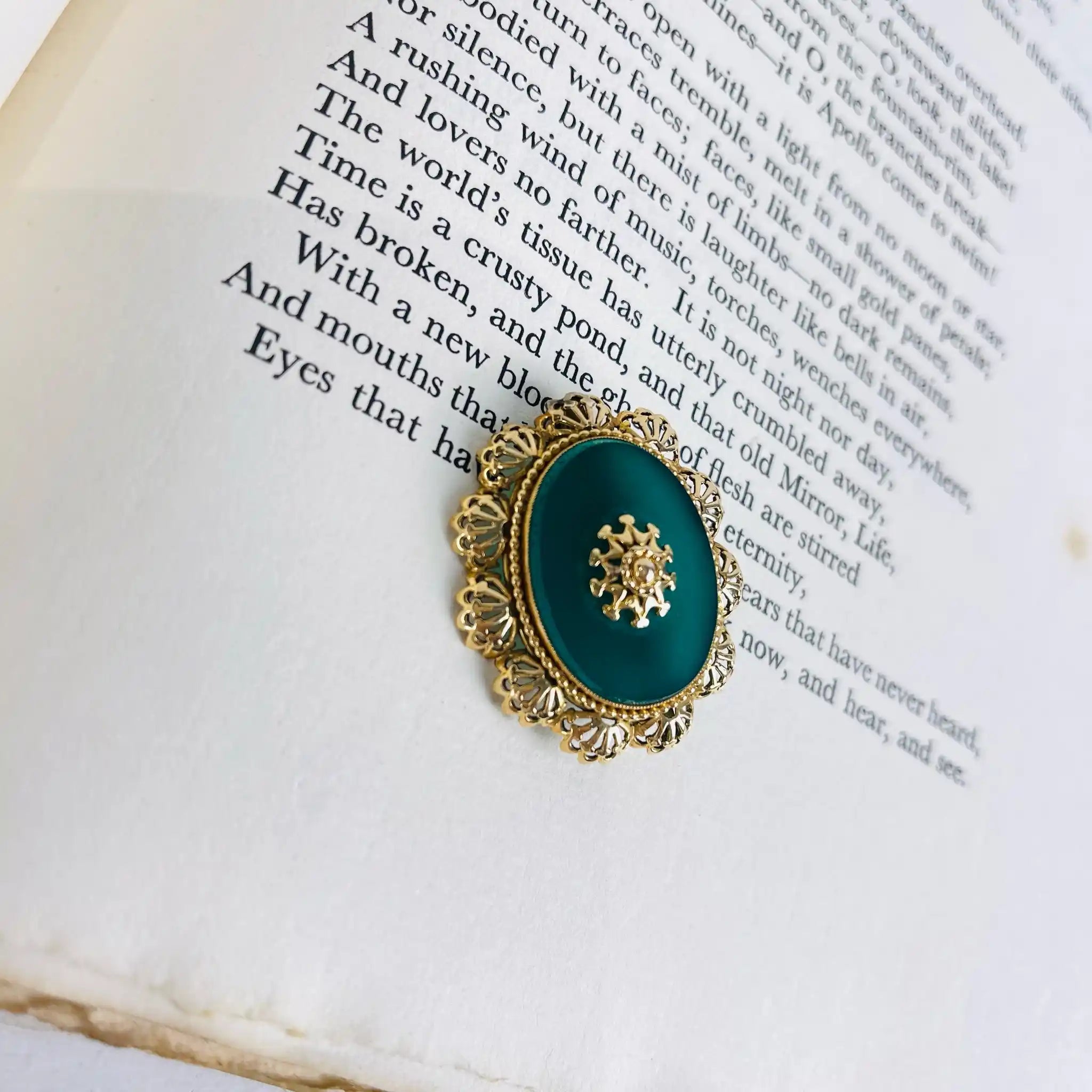 【アンティーク】 ゴールドブローチ / フランス直輸入