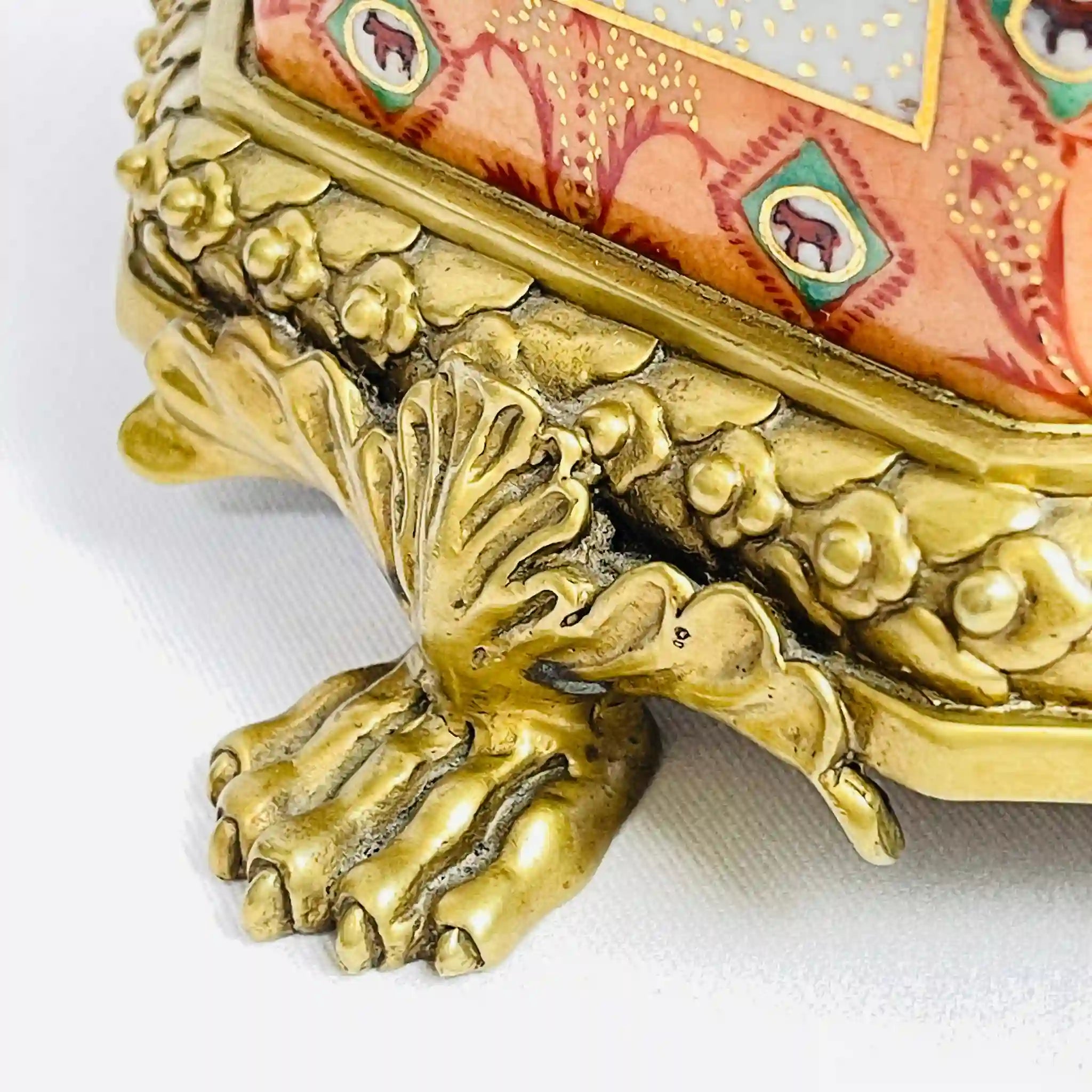 【アンティーク】 ジュエリーボックス / Carnaby Ormolu(カーナビー・オルモル) / 陶器 / 動物脚デザイン