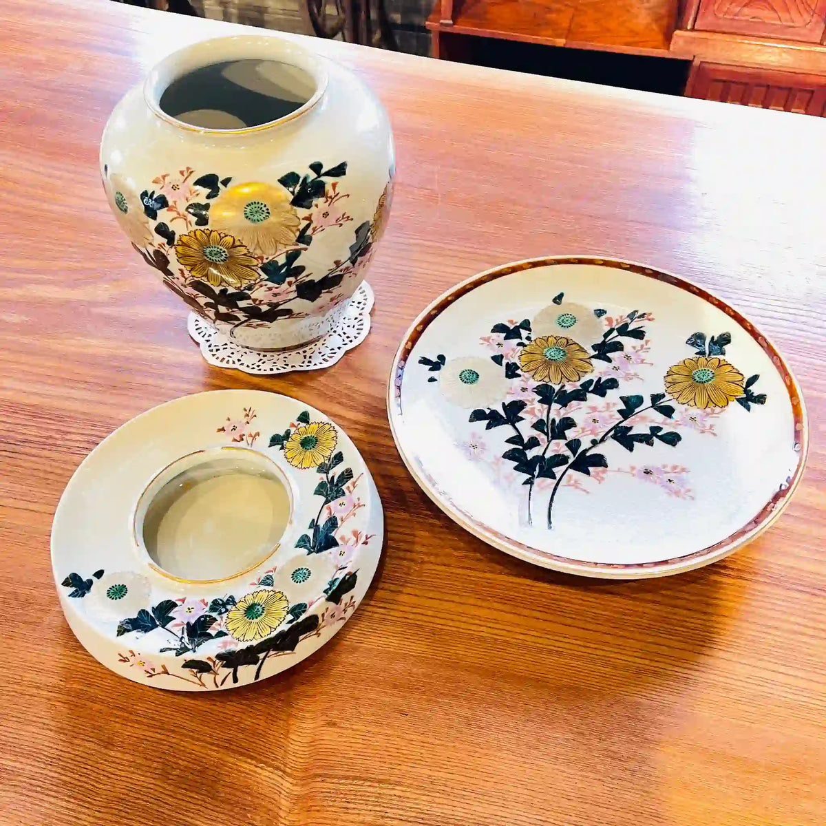 花瓶＆飾皿 / 九谷焼 / 1970年〜1980年代 / 菊詰紋様,灰皿,未使用,箱