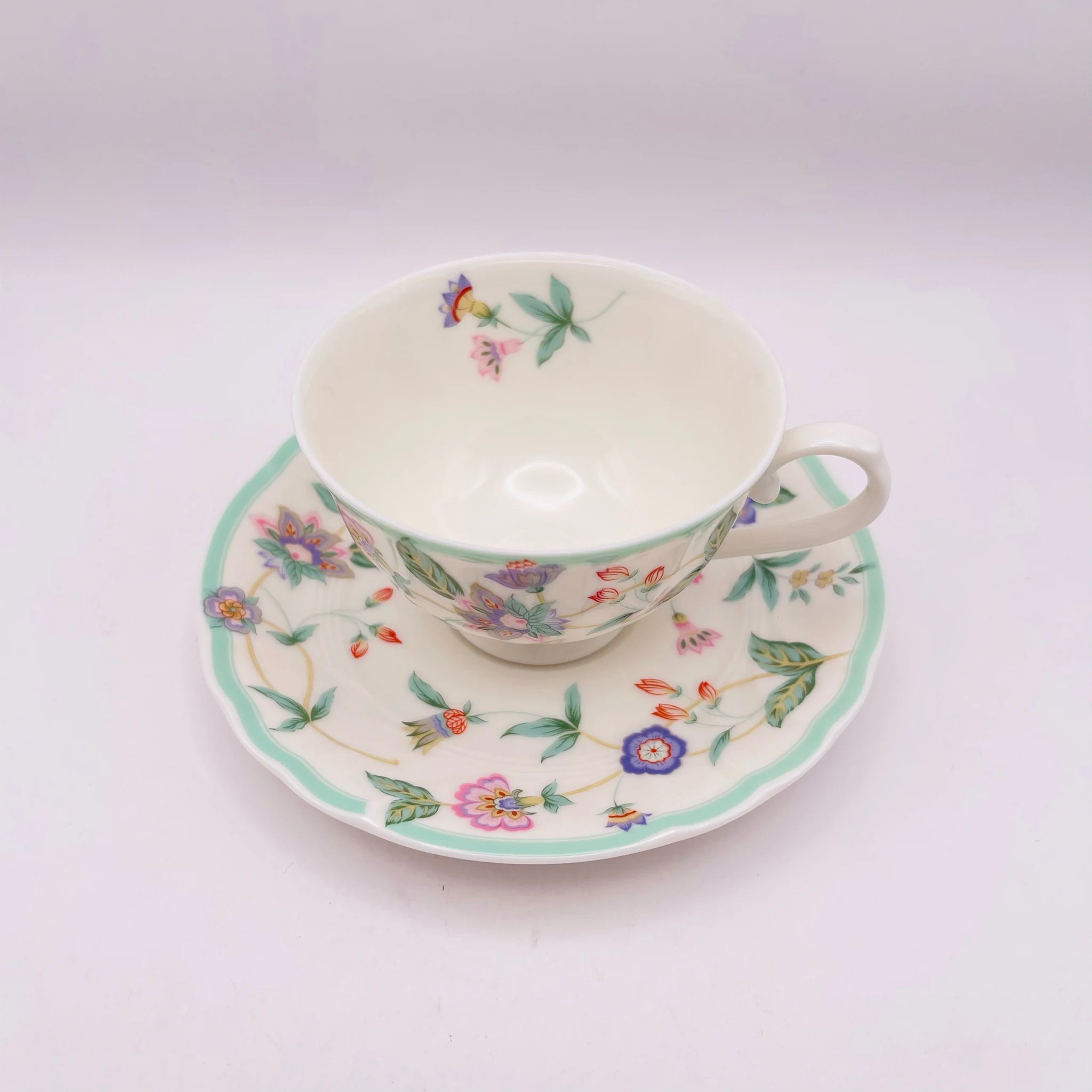 【リユース】 ティーカップ・ソーサーセット / NARUMI