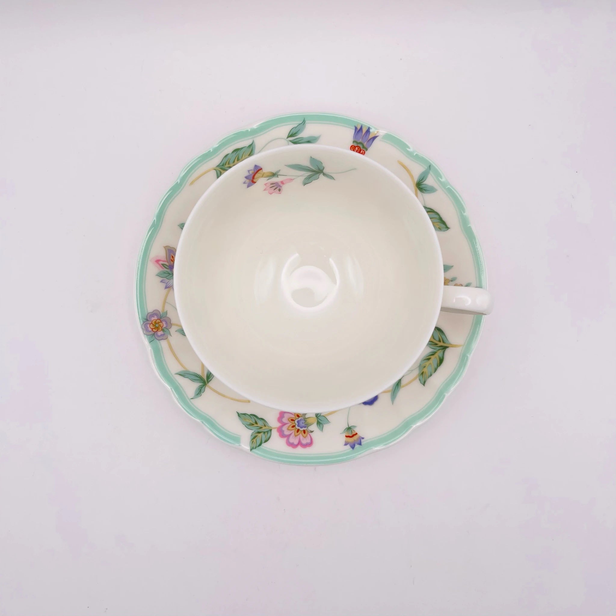 【リユース】 ティーカップ・ソーサーセット / NARUMI