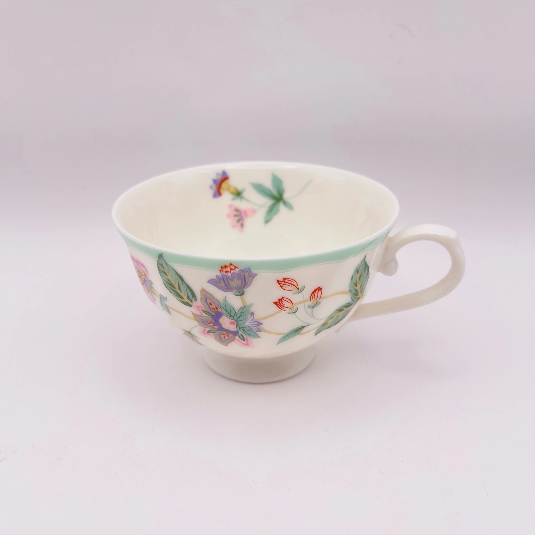 【リユース】 ティーカップ・ソーサーセット / NARUMI