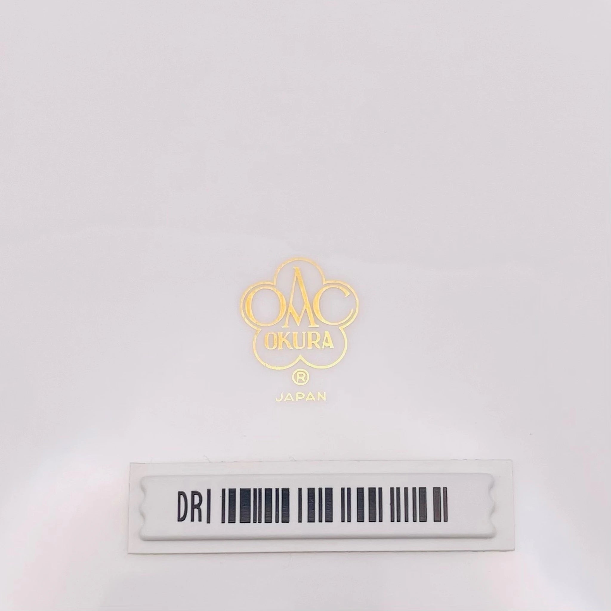 【リユース】 蓋つきポット / 大倉陶園 / 片葉金触 / 1920年頃 / 白磁 / 日本 / 金彩装飾・エンボス装飾 未使用