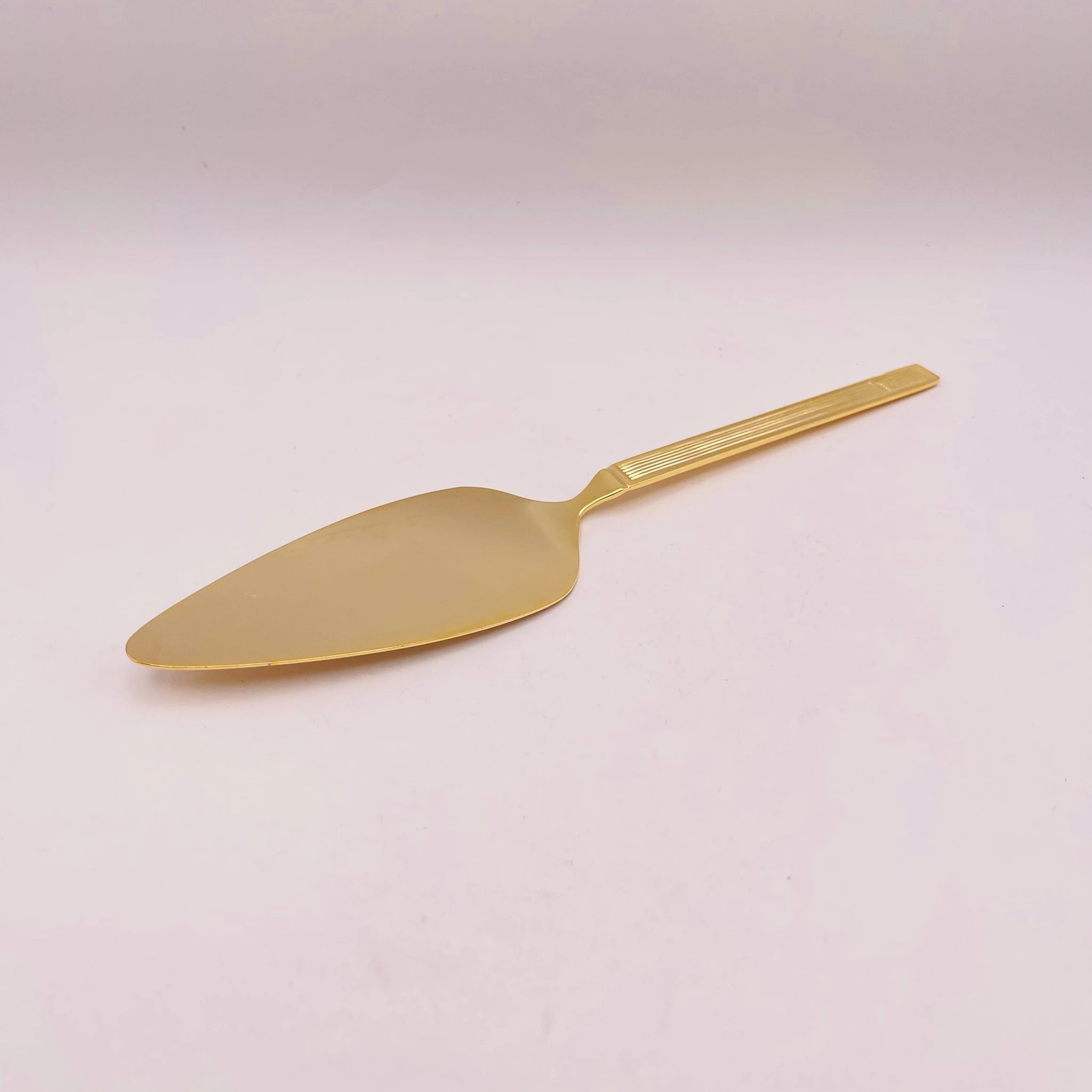 【リユース】 ティーカップセット　2P / NARUMI(ナルミ) / Fine China / 箱付き