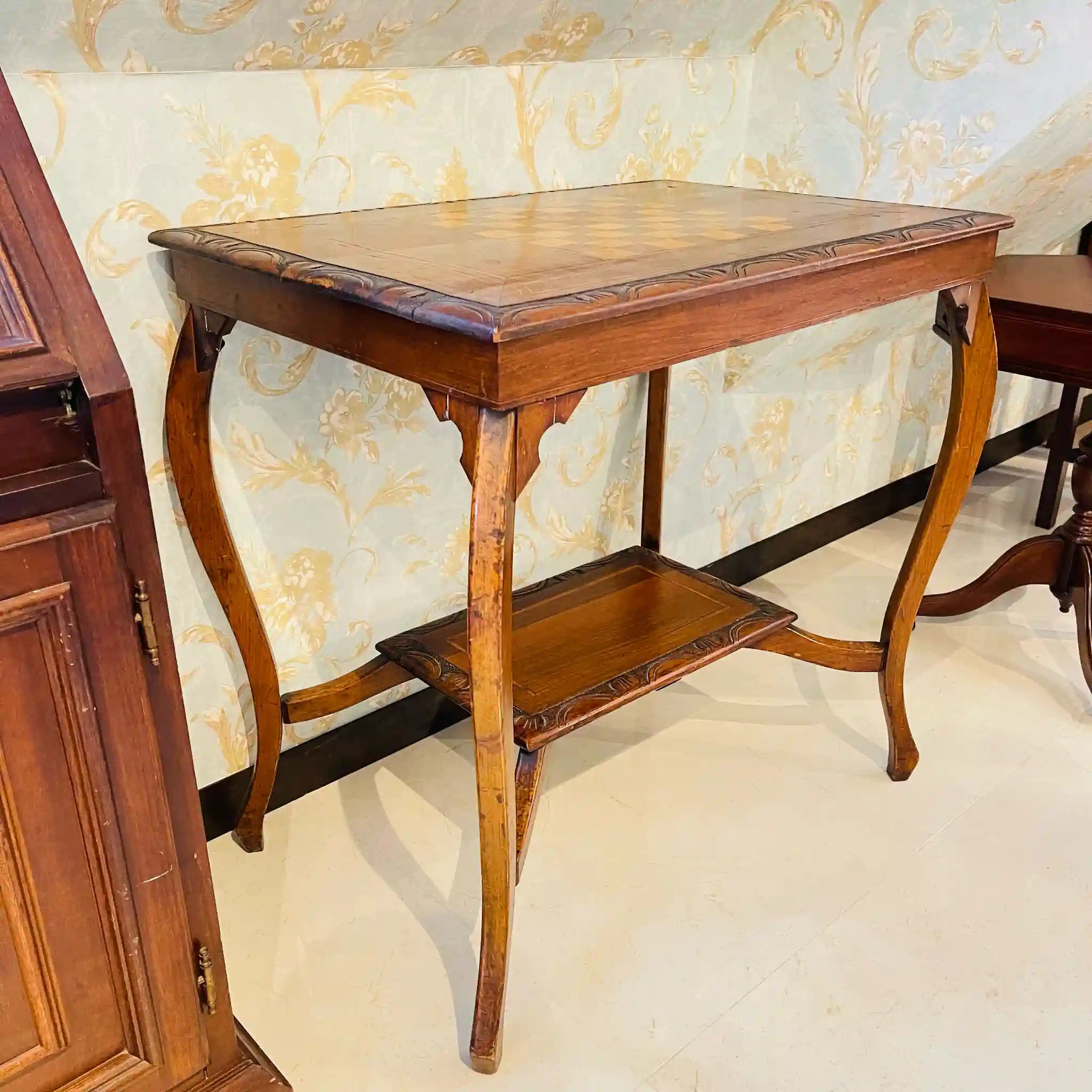 【アンティーク】 アンティーク チェステーブル / ヴィクトリア様式 / 19世紀後半 / ウォールナット材サテンウッド材クルミ材 / イギリス