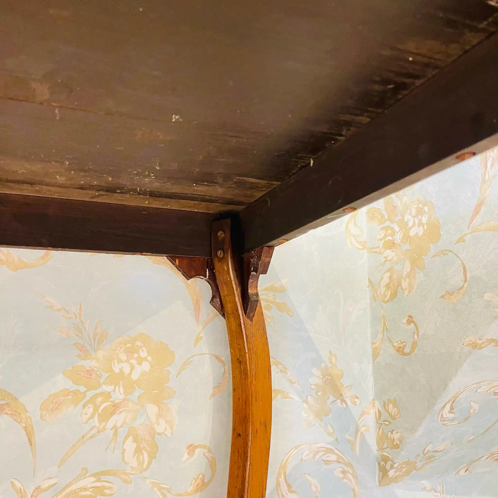 【アンティーク】 アンティーク チェステーブル / ヴィクトリア様式 / 19世紀後半 / ウォールナット材サテンウッド材クルミ材 / イギリス