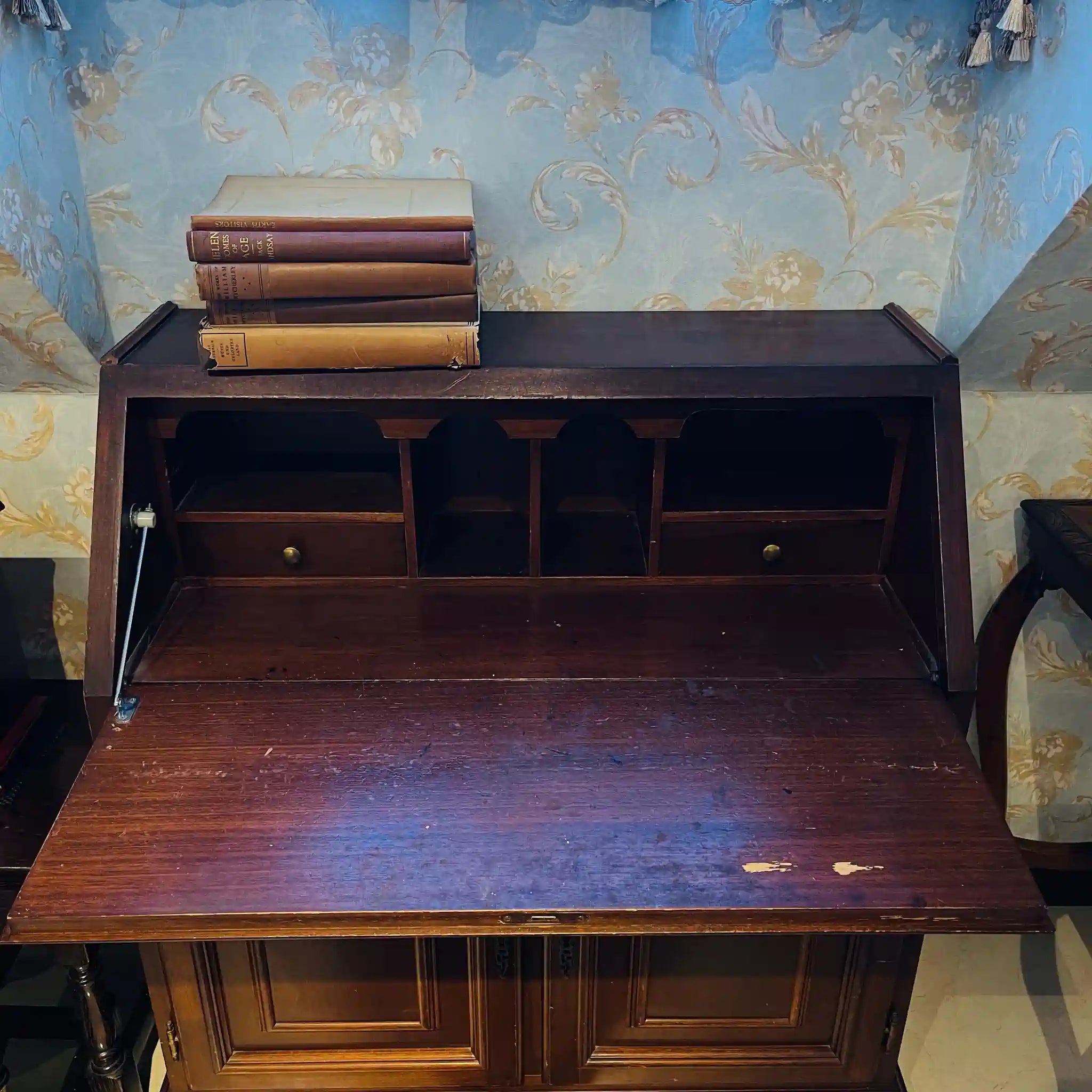 【リユース】 ライティングビューロー / 鍵あり