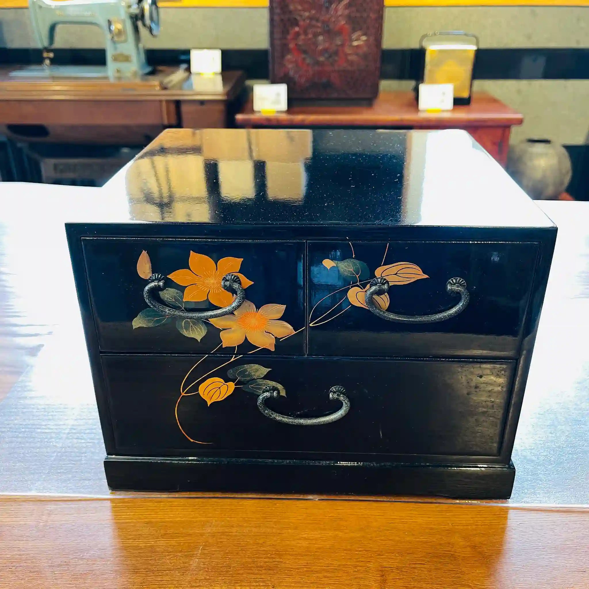 [Reused] Small Drawer with Floral Pattern 