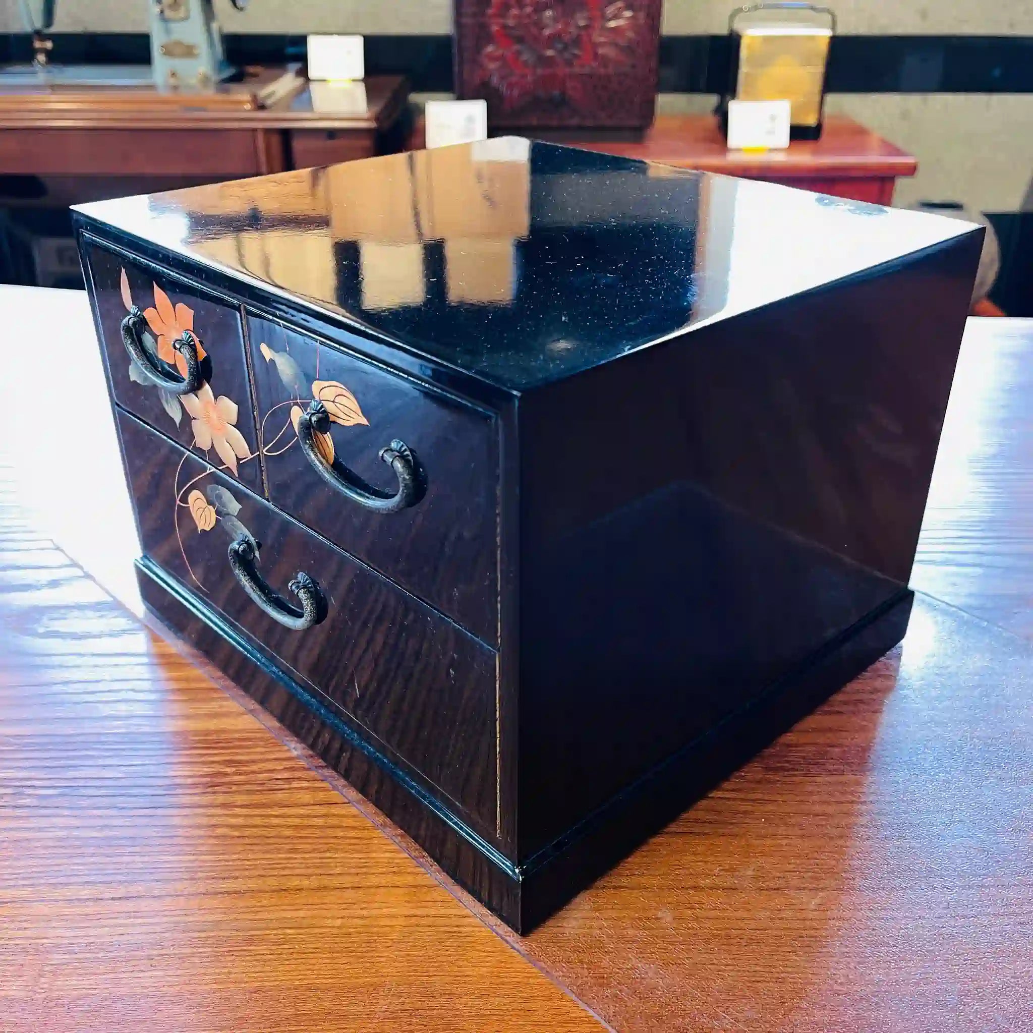 [Reused] Small Drawer with Floral Pattern 