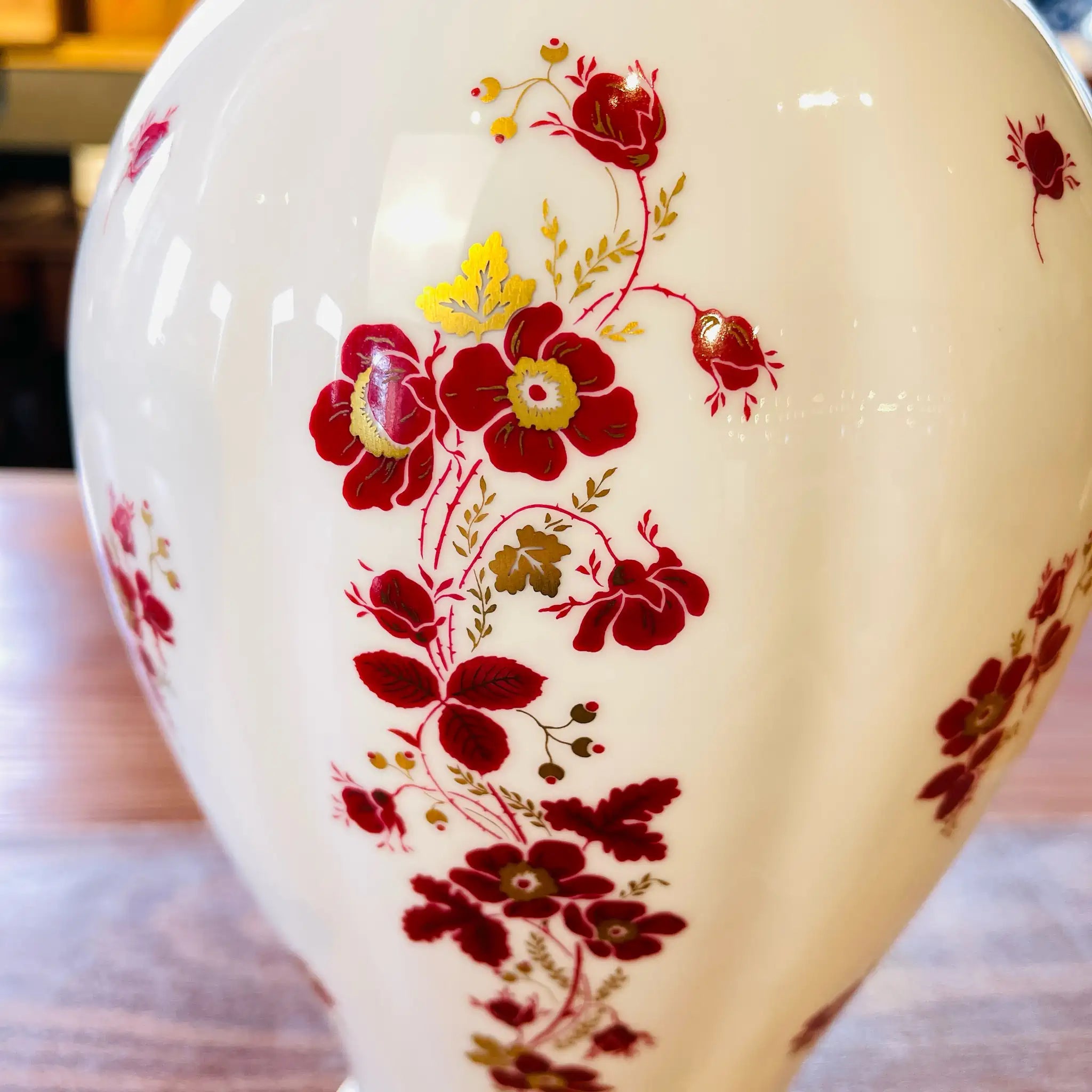 【リユース】 金触赤絵花瓶 / 大倉陶園 / 箱あり 未使用 / 箱付き