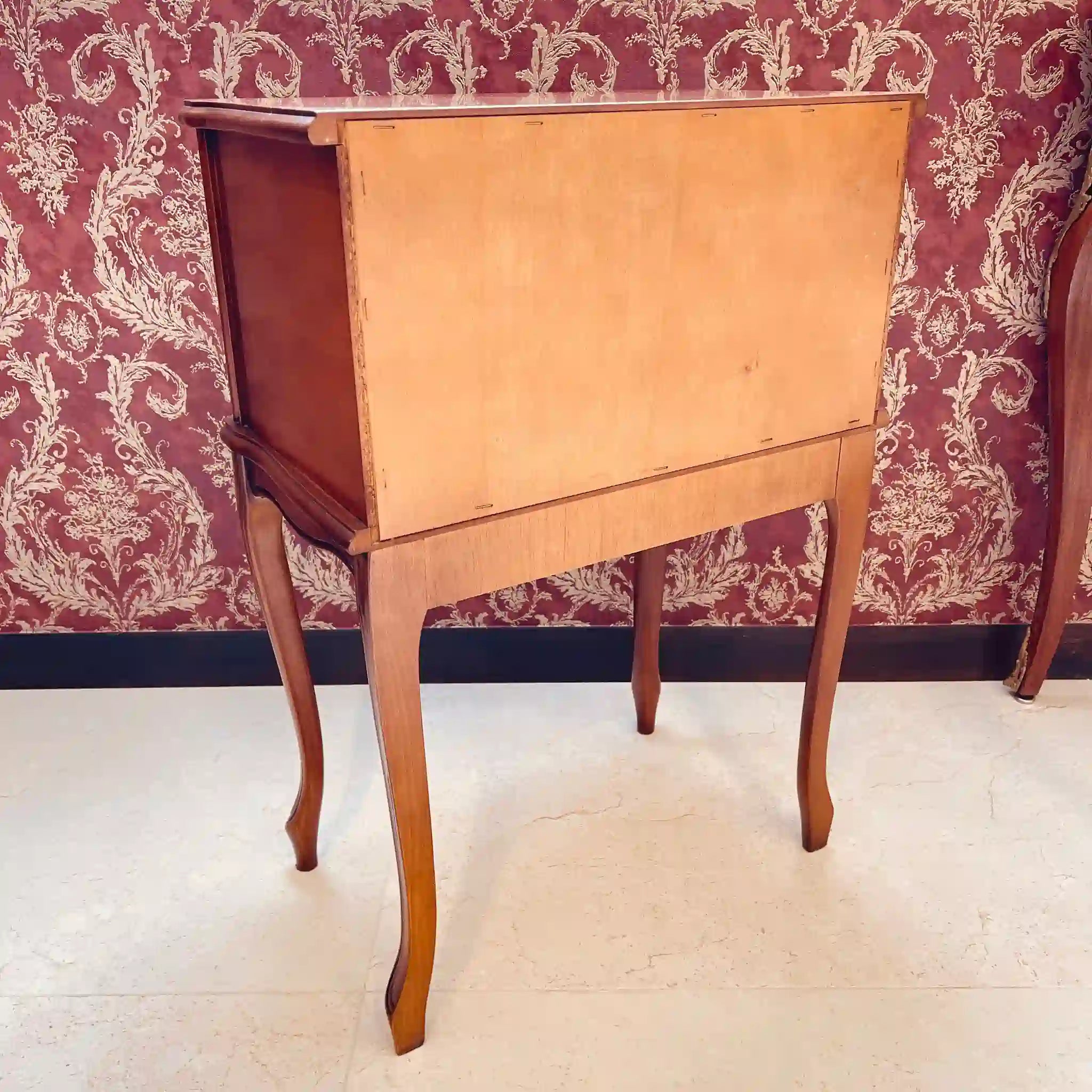 【リユース】 アンティーク調リビングチェスト / イタリア / 猫脚