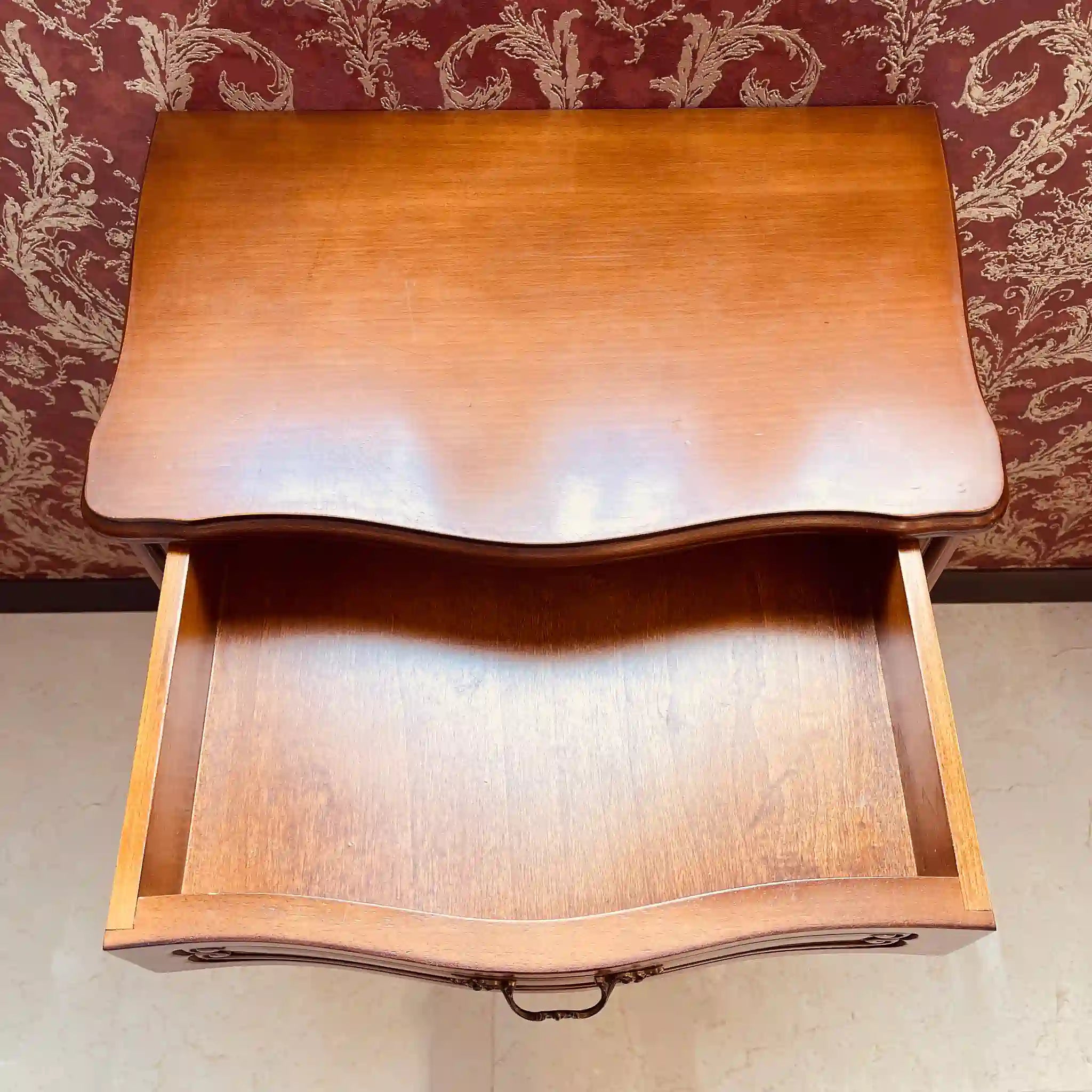 【リユース】 アンティーク調リビングチェスト / イタリア / 猫脚