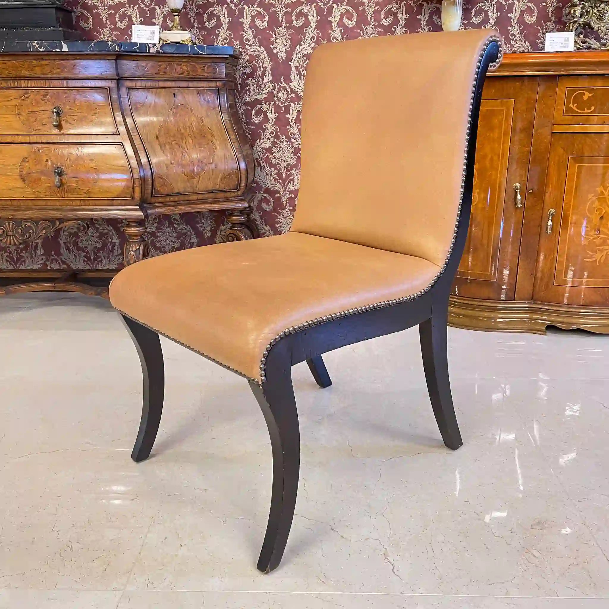 【アンティーク】 ダイニングチェア / 本革 / イギリス直輸入