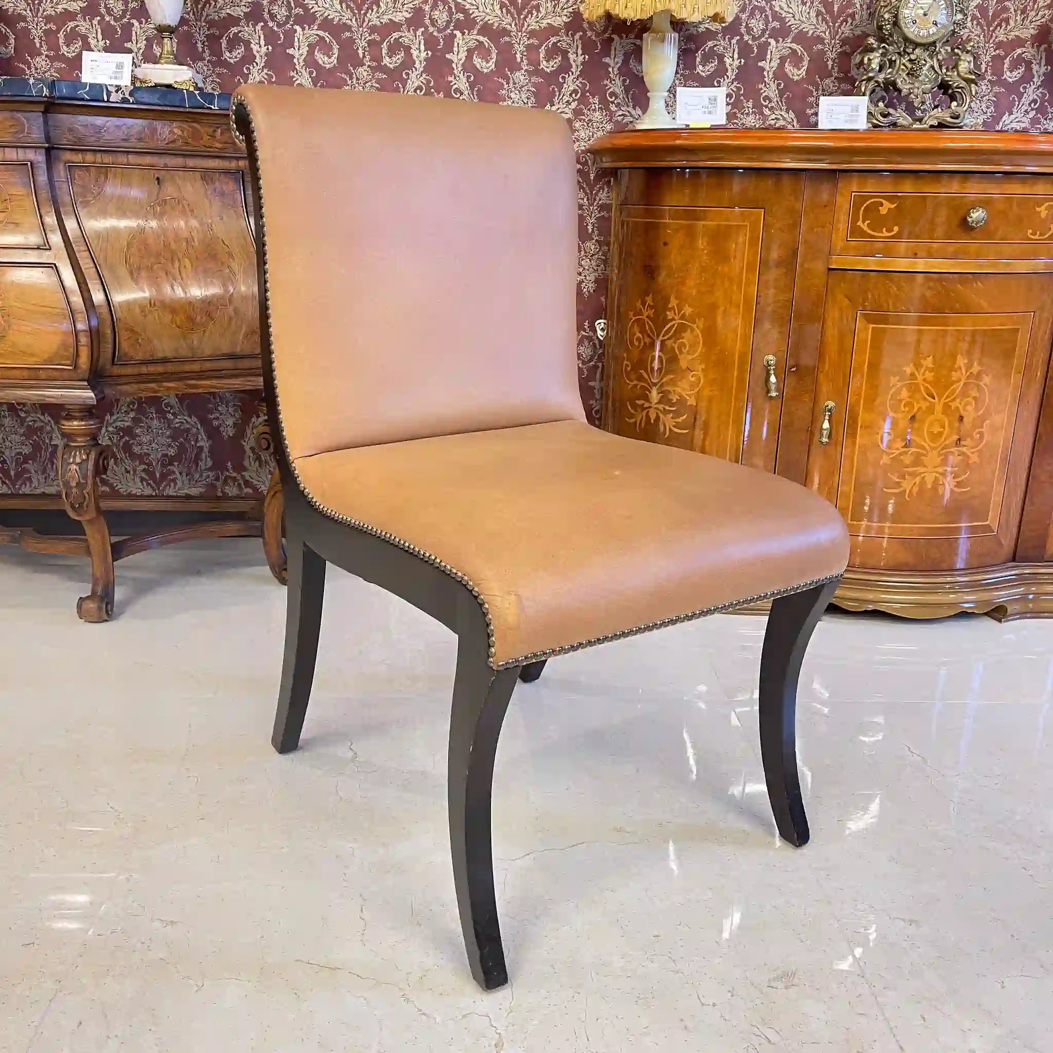 【アンティーク】 ダイニングチェア / 本革 / イギリス直輸入