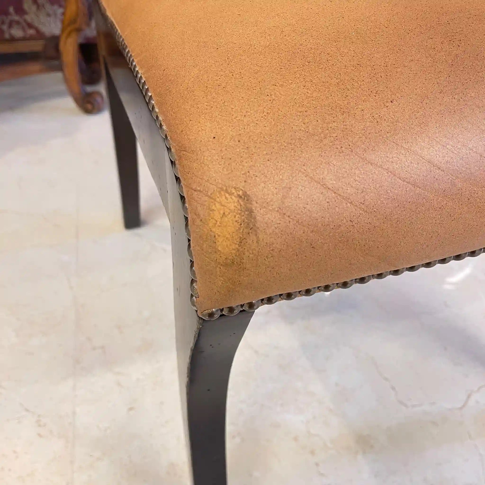 【アンティーク】 ダイニングチェア / 本革 / イギリス直輸入