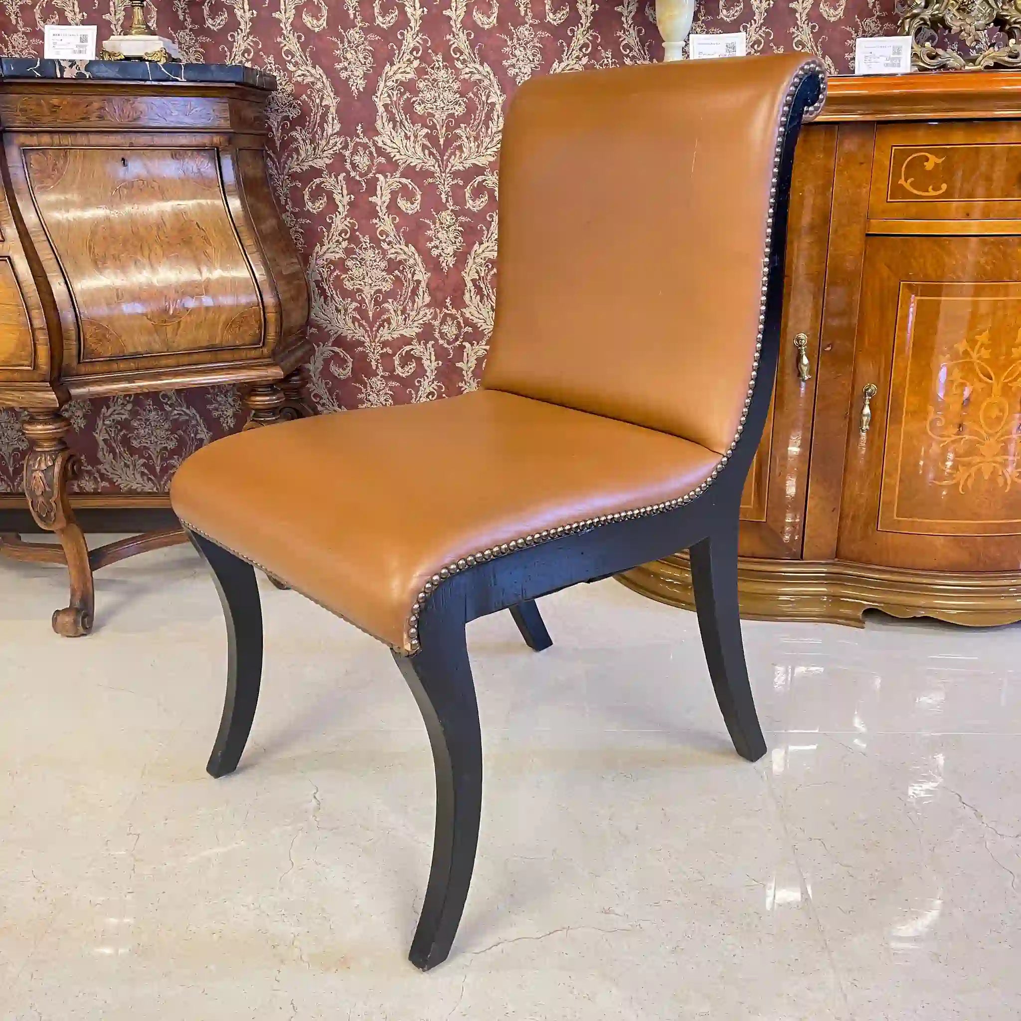 【アンティーク】 ダイニングチェア / 本革 / イギリス直輸入