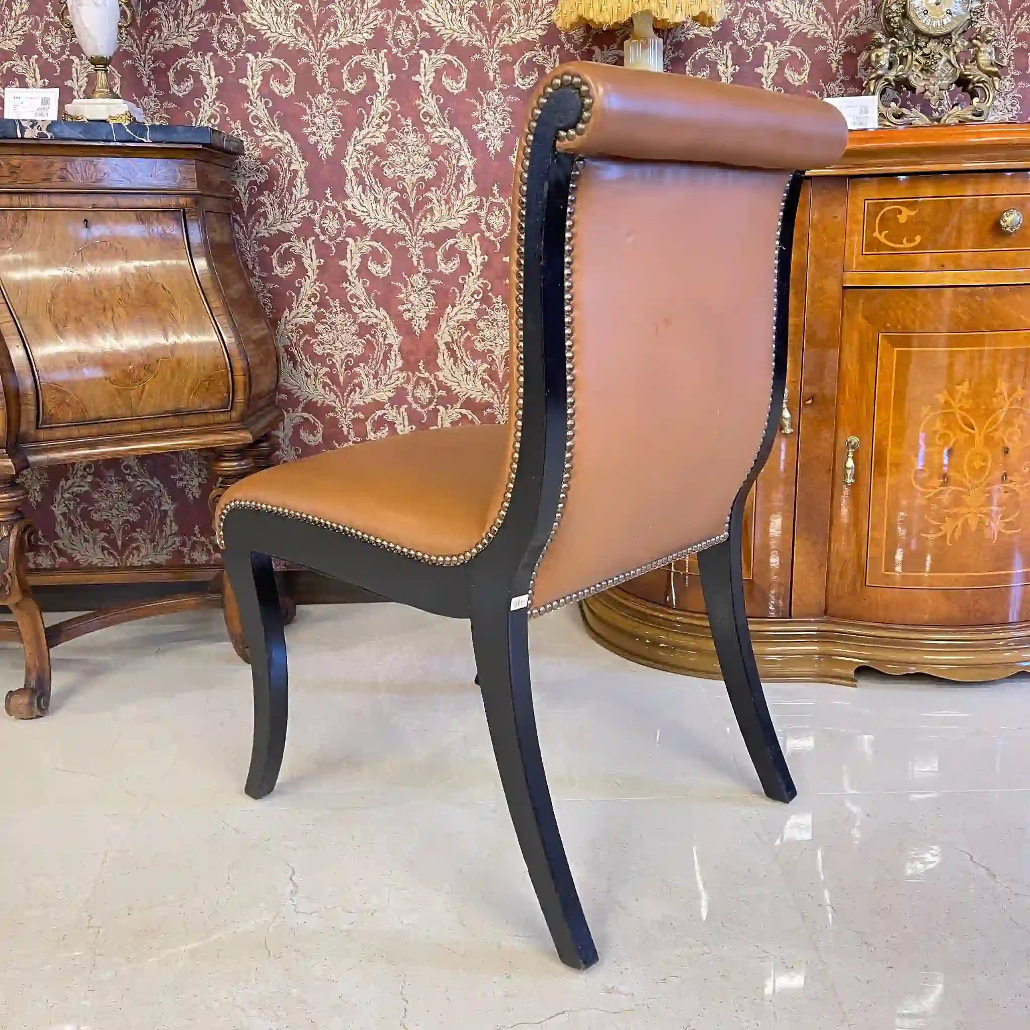 【アンティーク】 ダイニングチェア / 本革 / イギリス直輸入