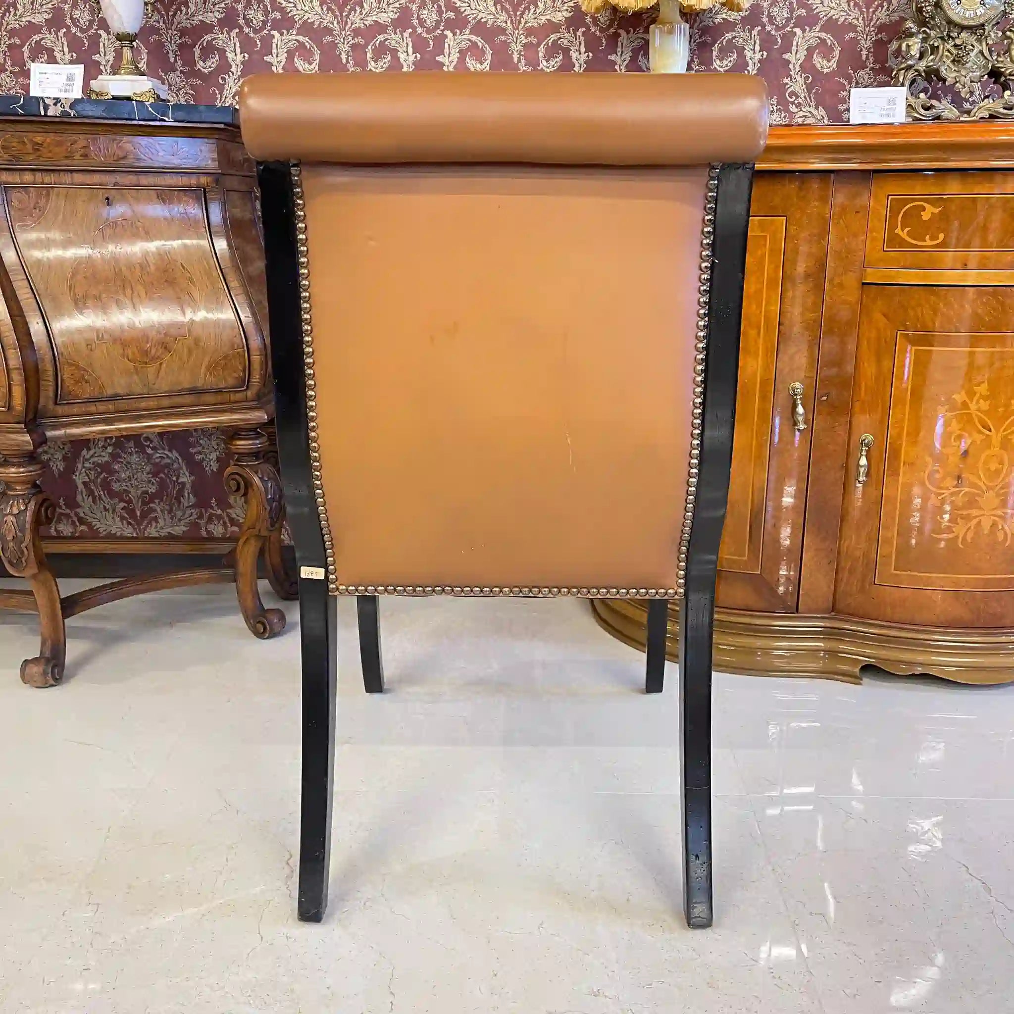 【アンティーク】 ダイニングチェア / 本革 / イギリス直輸入