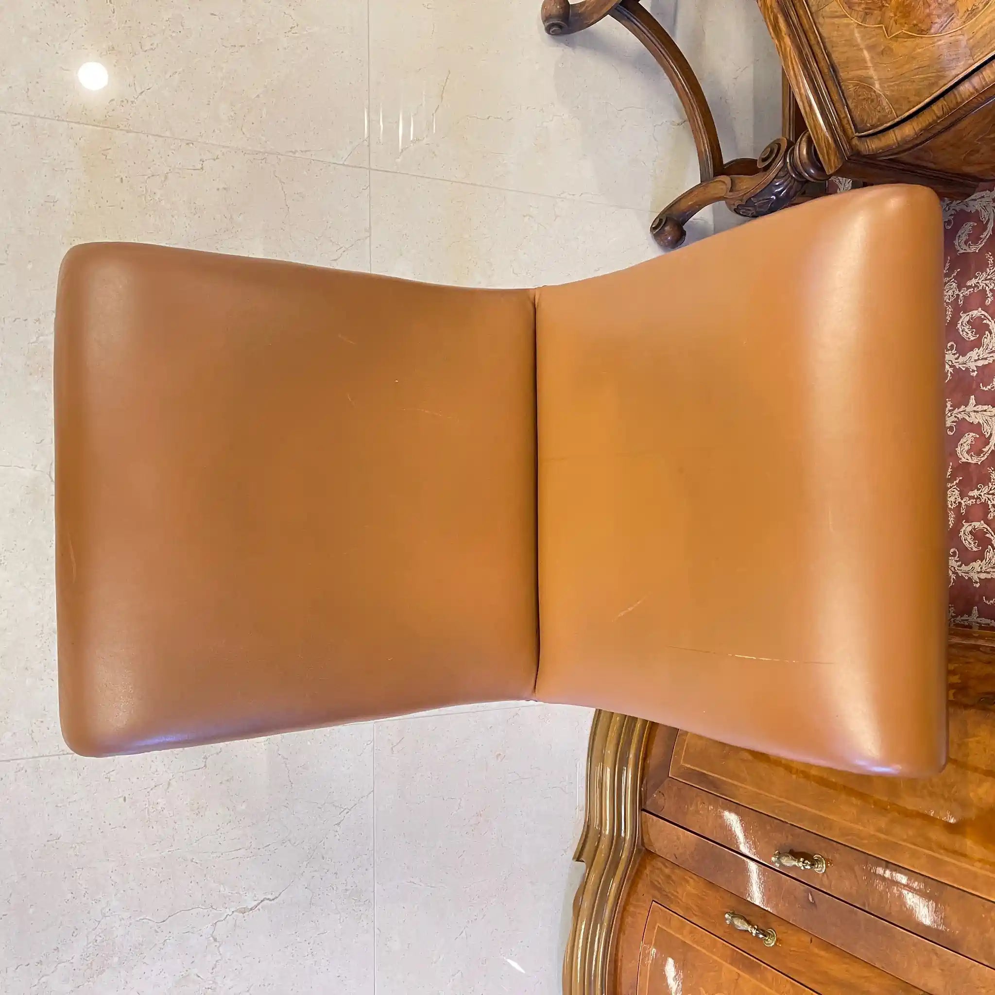 【アンティーク】 ダイニングチェア / 本革 / イギリス直輸入