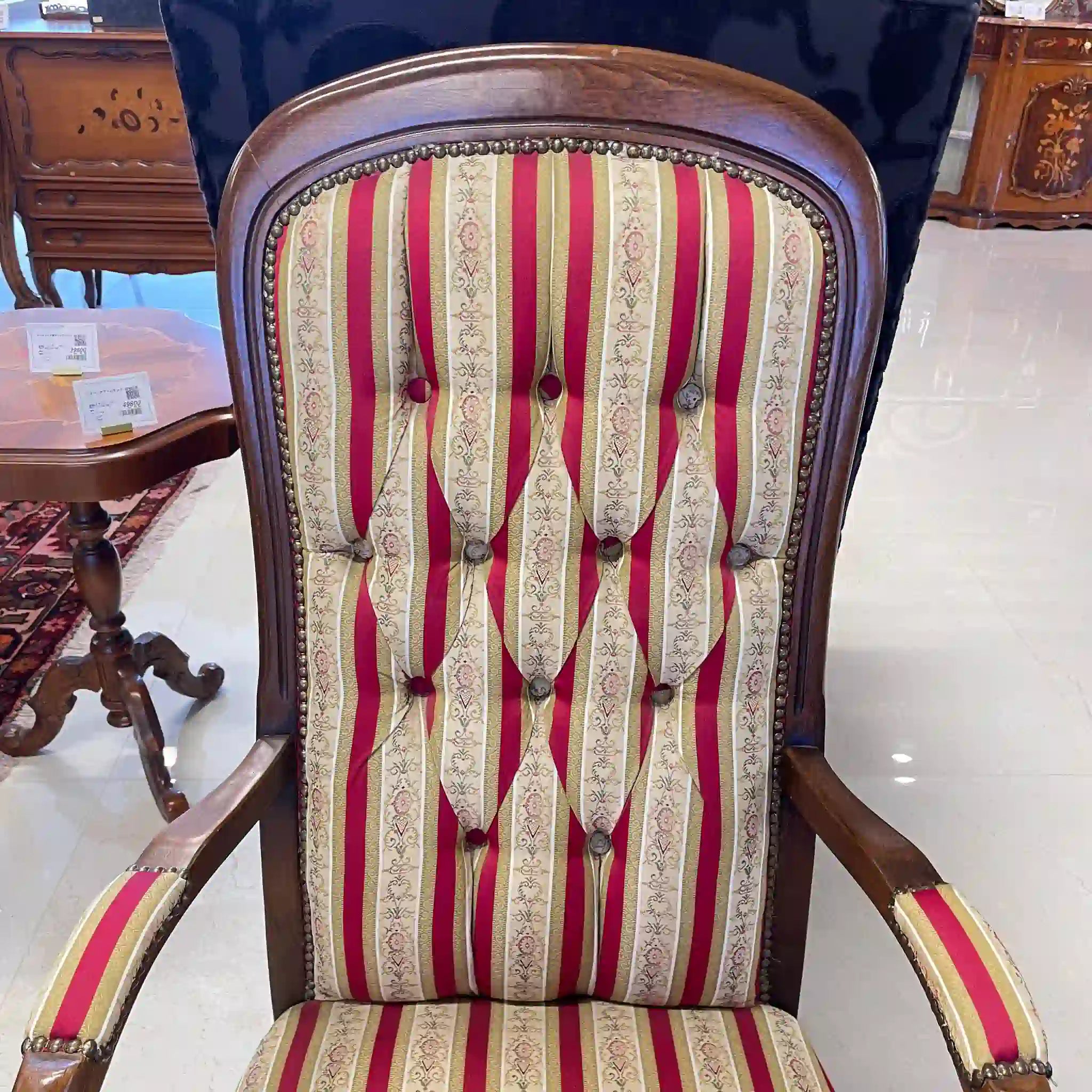 【リユース】 ハイバックアームチェア / イタリア / オットマン付き