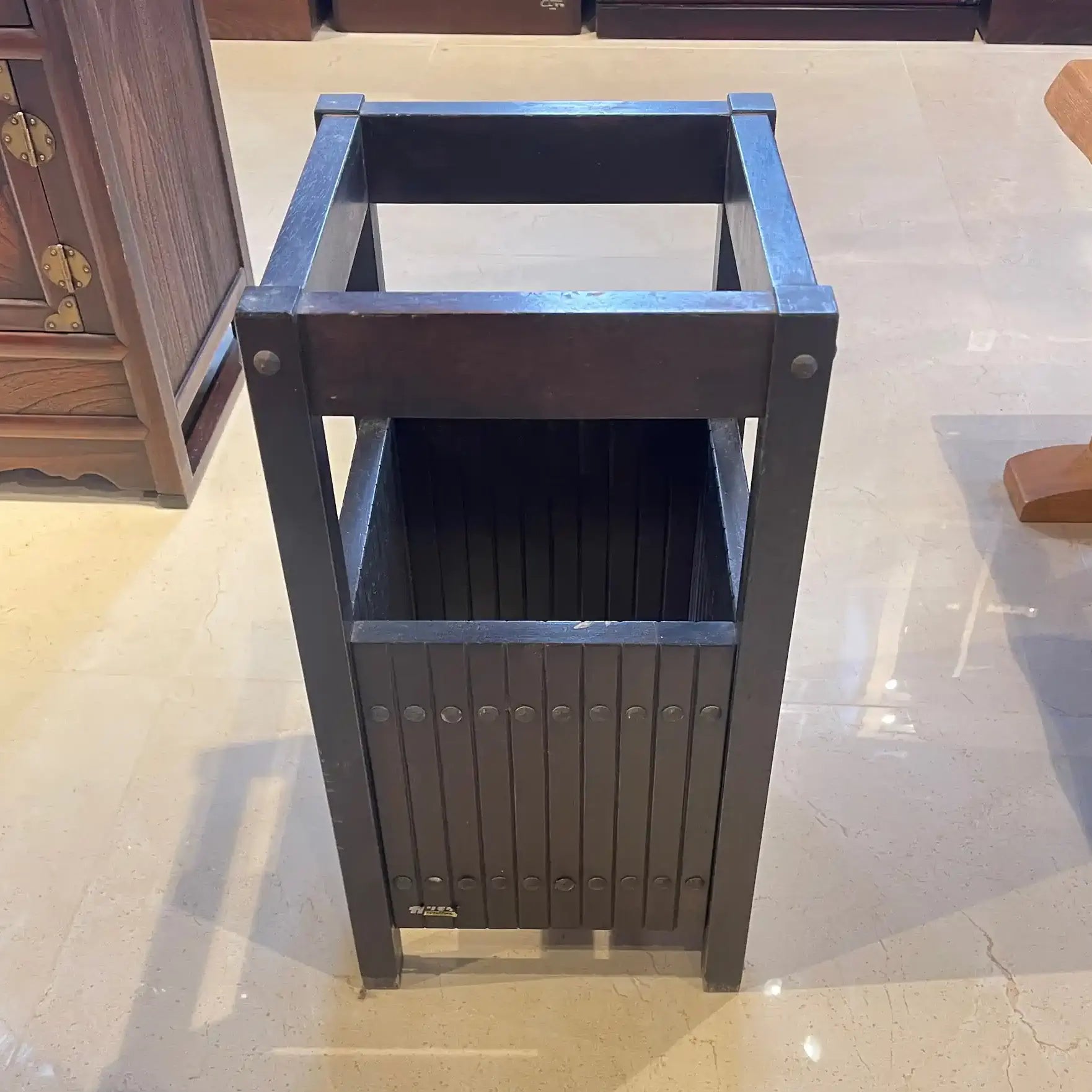 【リユース】 傘立て / カリモク家具